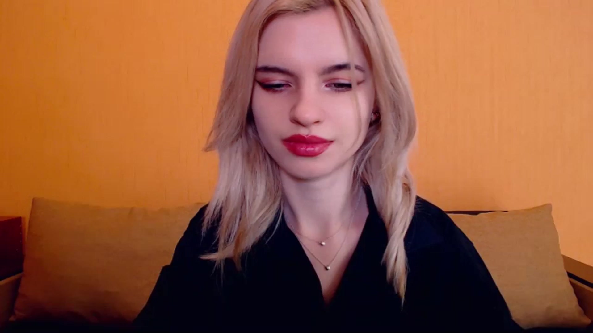 Gallery image thumbnail from Erineys's myfreecams stream on, 12/16/2023, 15:49 image 3 of 20