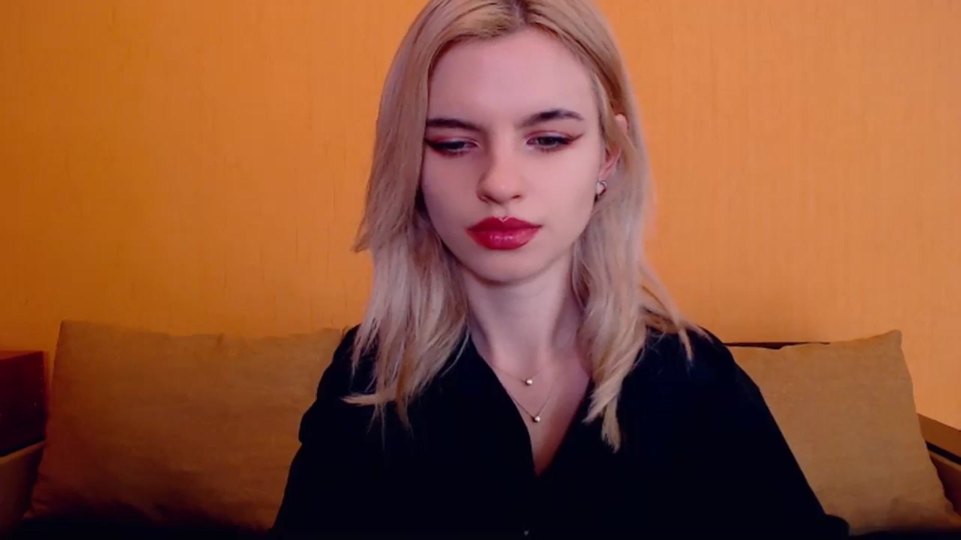 Gallery image thumbnail from Erineys's myfreecams stream on, 12/16/2023, 15:49 image 5 of 20