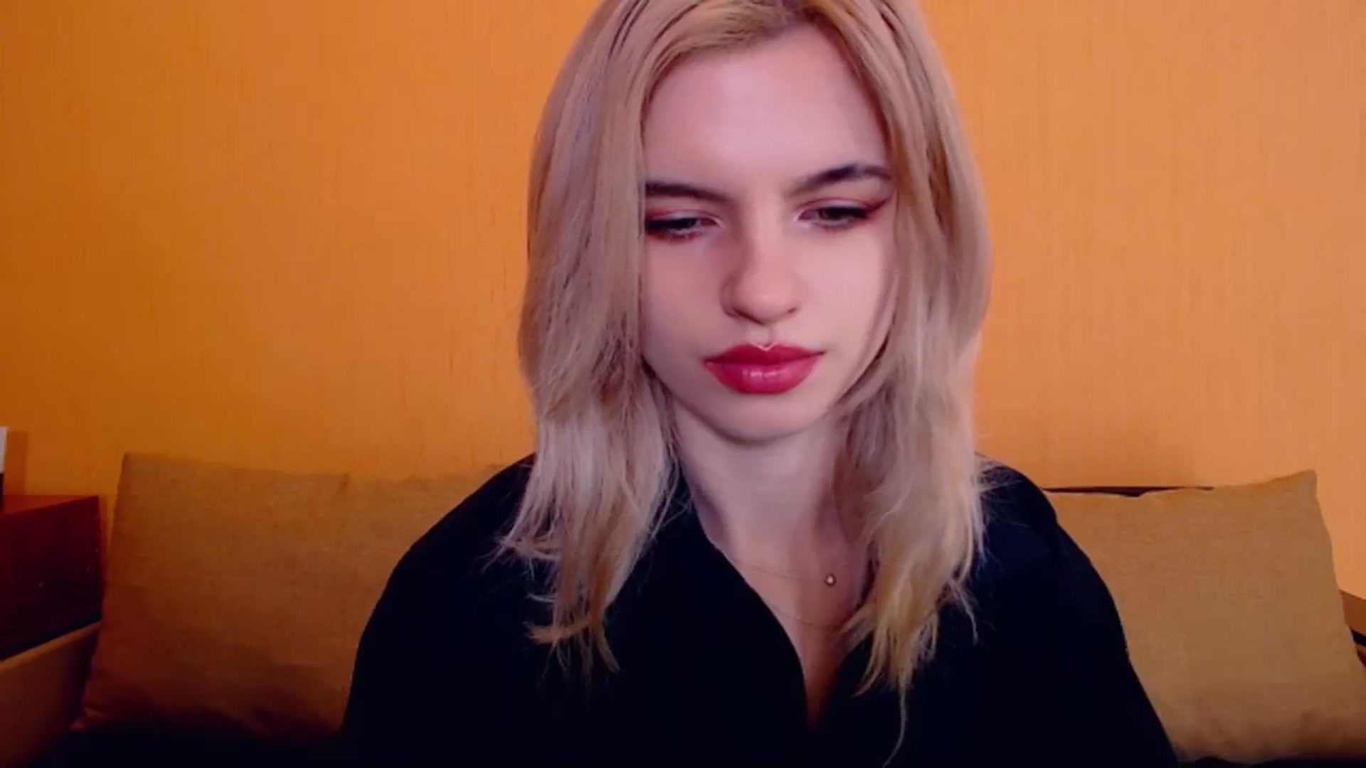 Gallery image thumbnail from Erineys's myfreecams stream on, 12/16/2023, 15:49 image 15 of 20