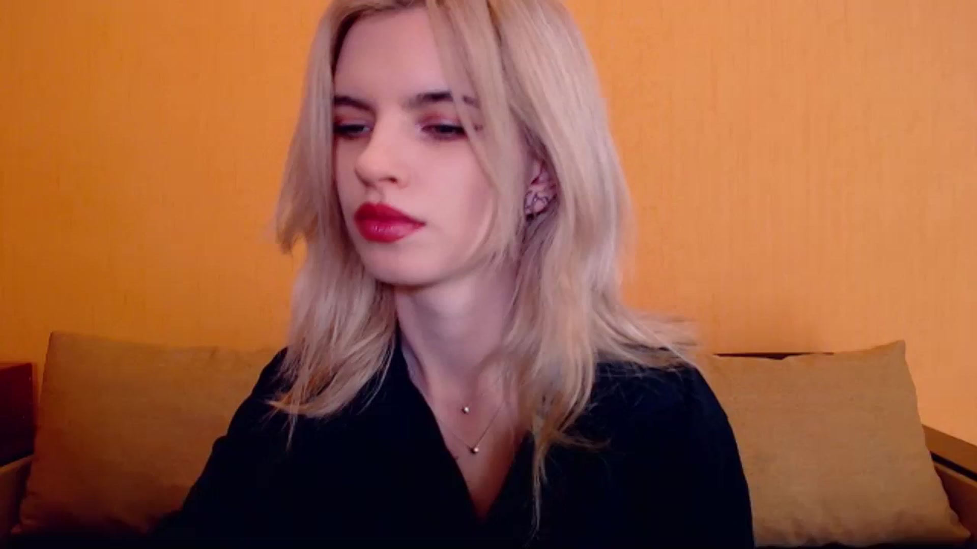 Gallery image thumbnail from Erineys's myfreecams stream on, 12/16/2023, 15:49 image 1 of 20