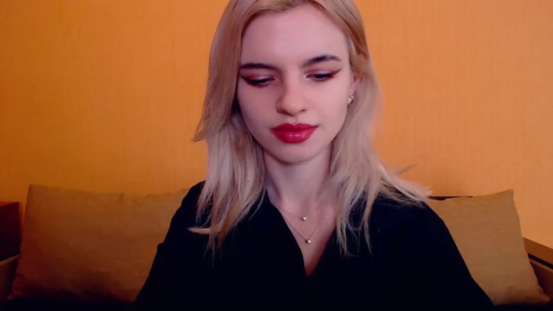 Gallery image thumbnail from Erineys's myfreecams stream on, 12/16/2023, 15:49 image 2 of 20