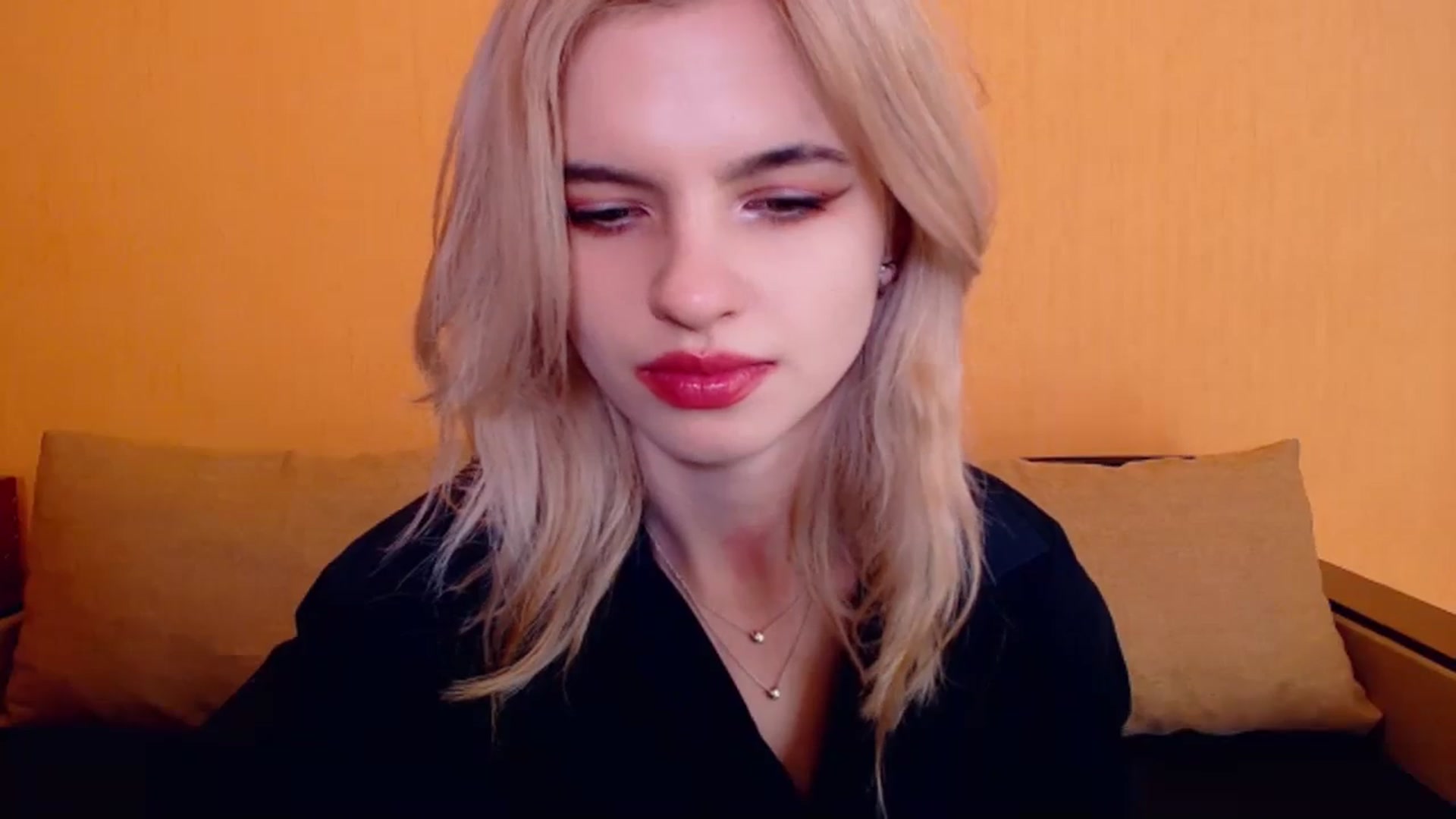 Gallery image thumbnail from Erineys's myfreecams stream on, 12/16/2023, 16:42 image 2 of 20