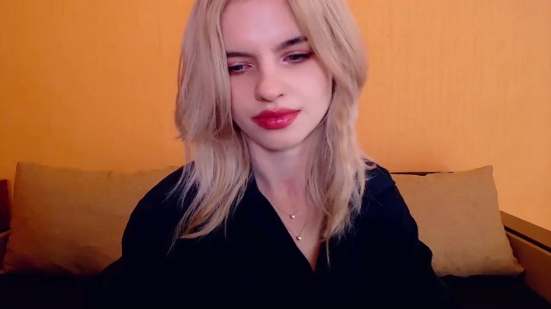 Gallery image thumbnail from Erineys's myfreecams stream on, 12/16/2023, 16:42 image 14 of 20