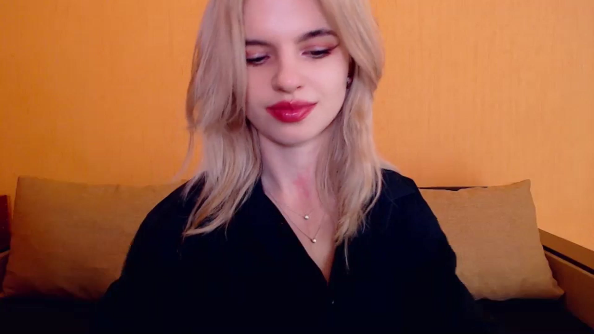 Gallery image thumbnail from Erineys's myfreecams stream on, 12/16/2023, 16:42 image 6 of 20