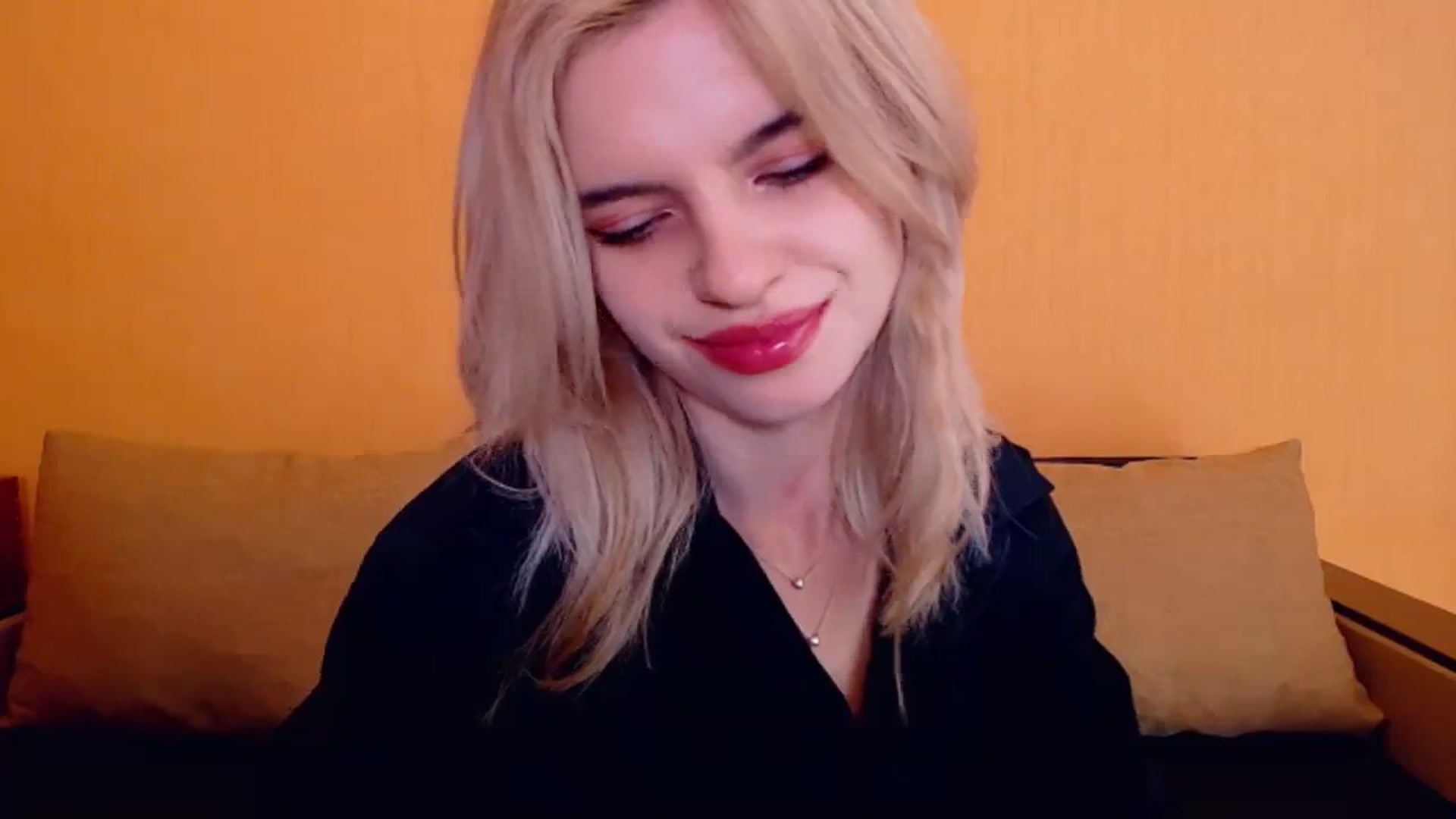 Gallery image thumbnail from Erineys's myfreecams stream on, 12/16/2023, 16:42 image 13 of 20