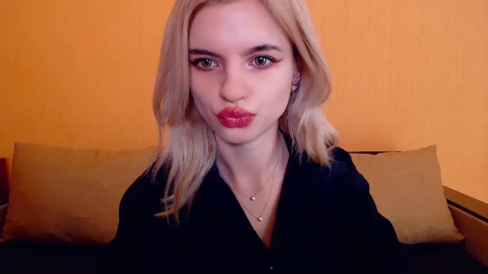 Gallery image thumbnail from Erineys's myfreecams stream on, 12/16/2023, 16:54 image 9 of 20