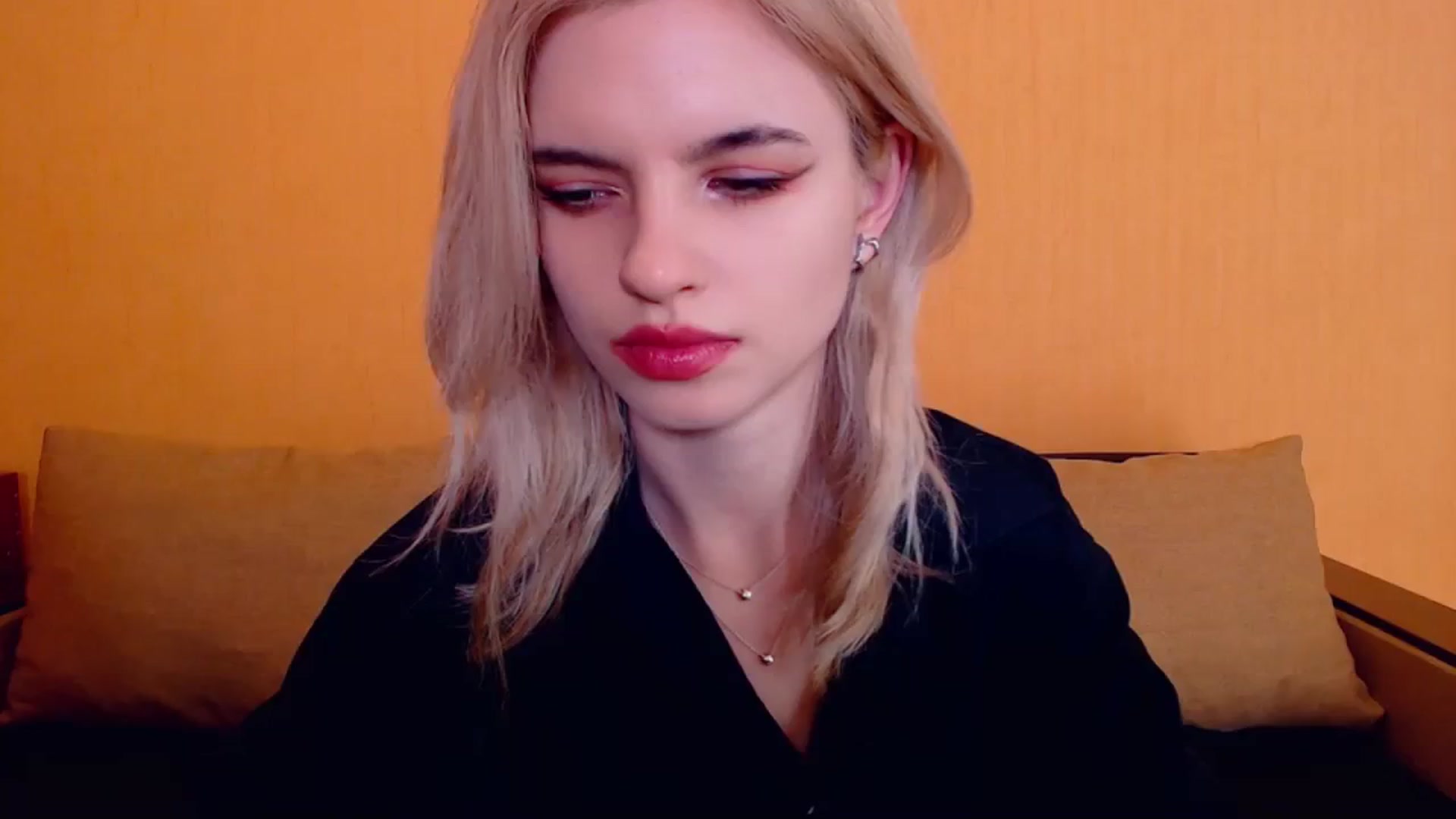 Gallery image thumbnail from Erineys's myfreecams stream on, 12/16/2023, 16:54 image 1 of 20