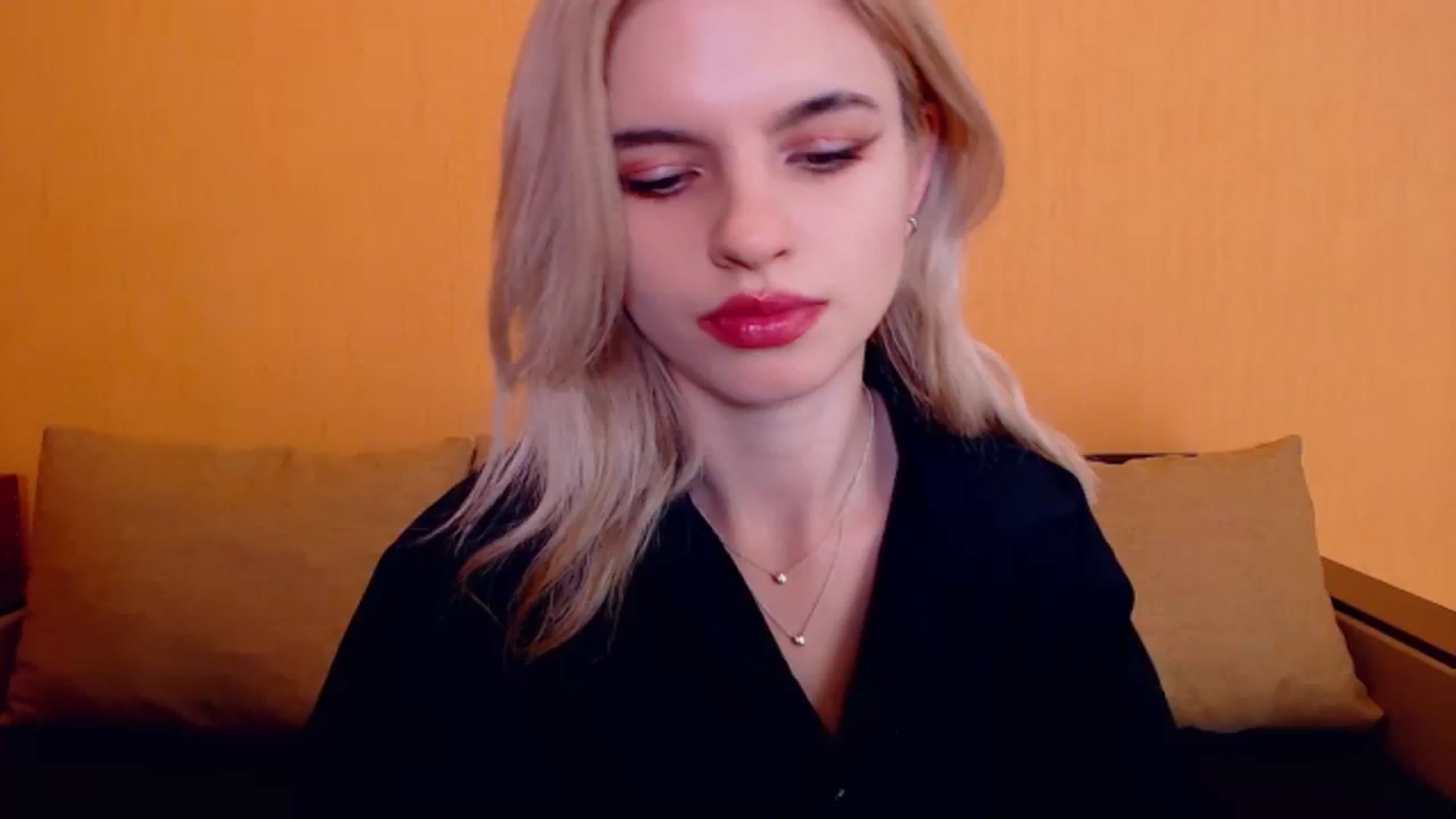 Gallery image thumbnail from Erineys's myfreecams stream on, 12/16/2023, 16:54 image 5 of 20