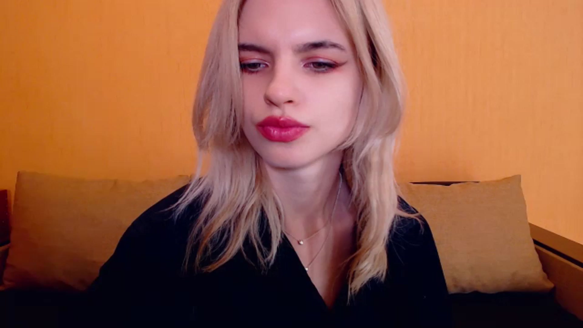 Gallery image thumbnail from Erineys's myfreecams stream on, 12/16/2023, 16:54 image 18 of 20
