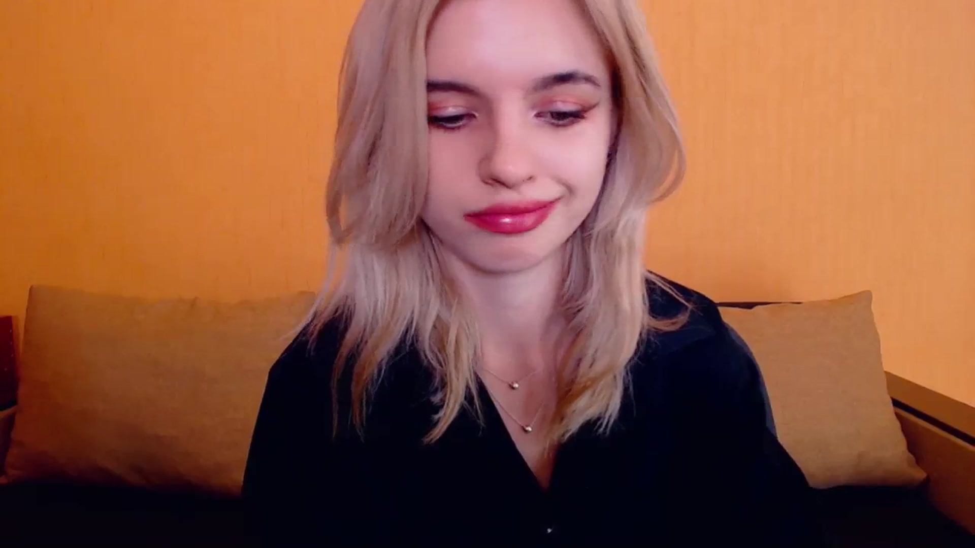 Gallery image thumbnail from Erineys's myfreecams stream on, 12/16/2023, 16:54 image 15 of 20