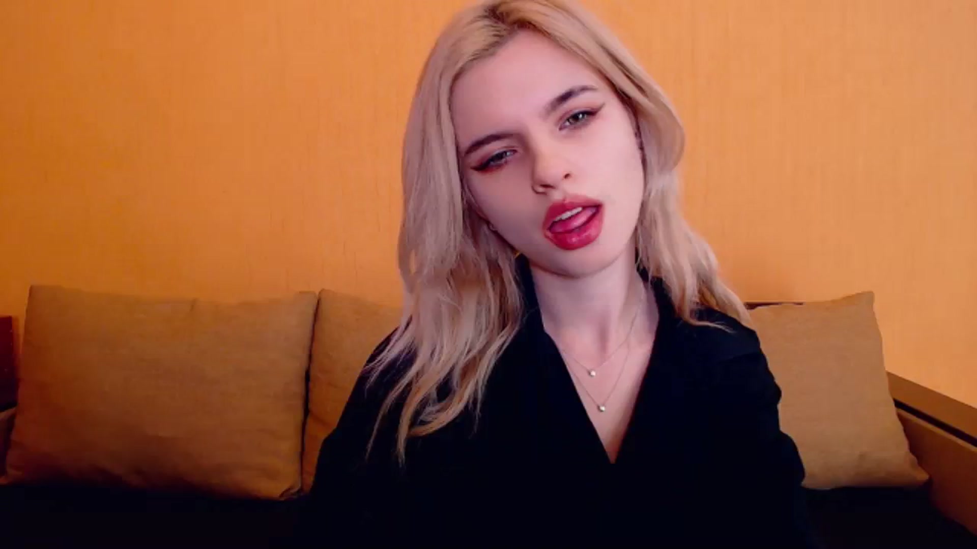 Gallery image thumbnail from Erineys's myfreecams stream on, 12/16/2023, 16:54 image 11 of 20