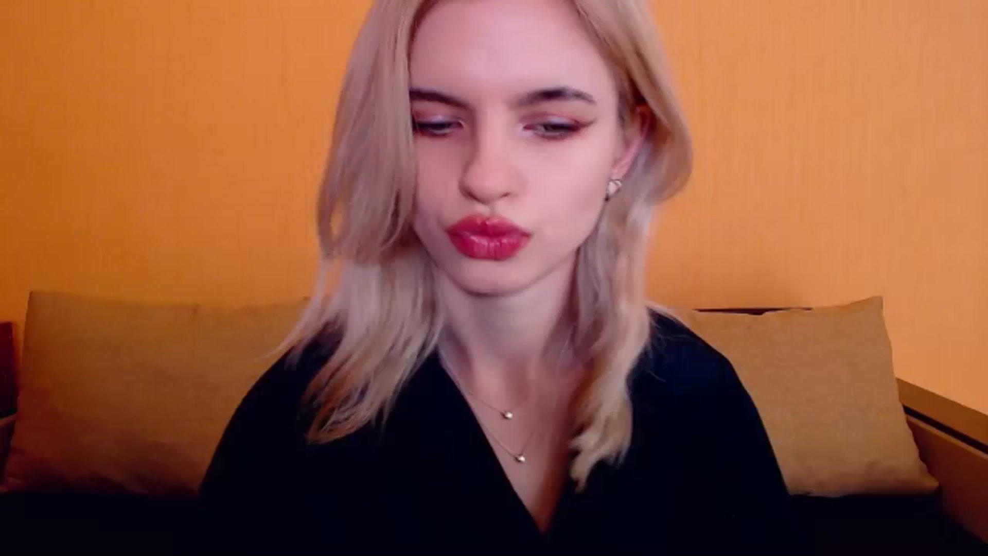 Gallery image thumbnail from Erineys's myfreecams stream on, 12/16/2023, 16:54 image 8 of 20