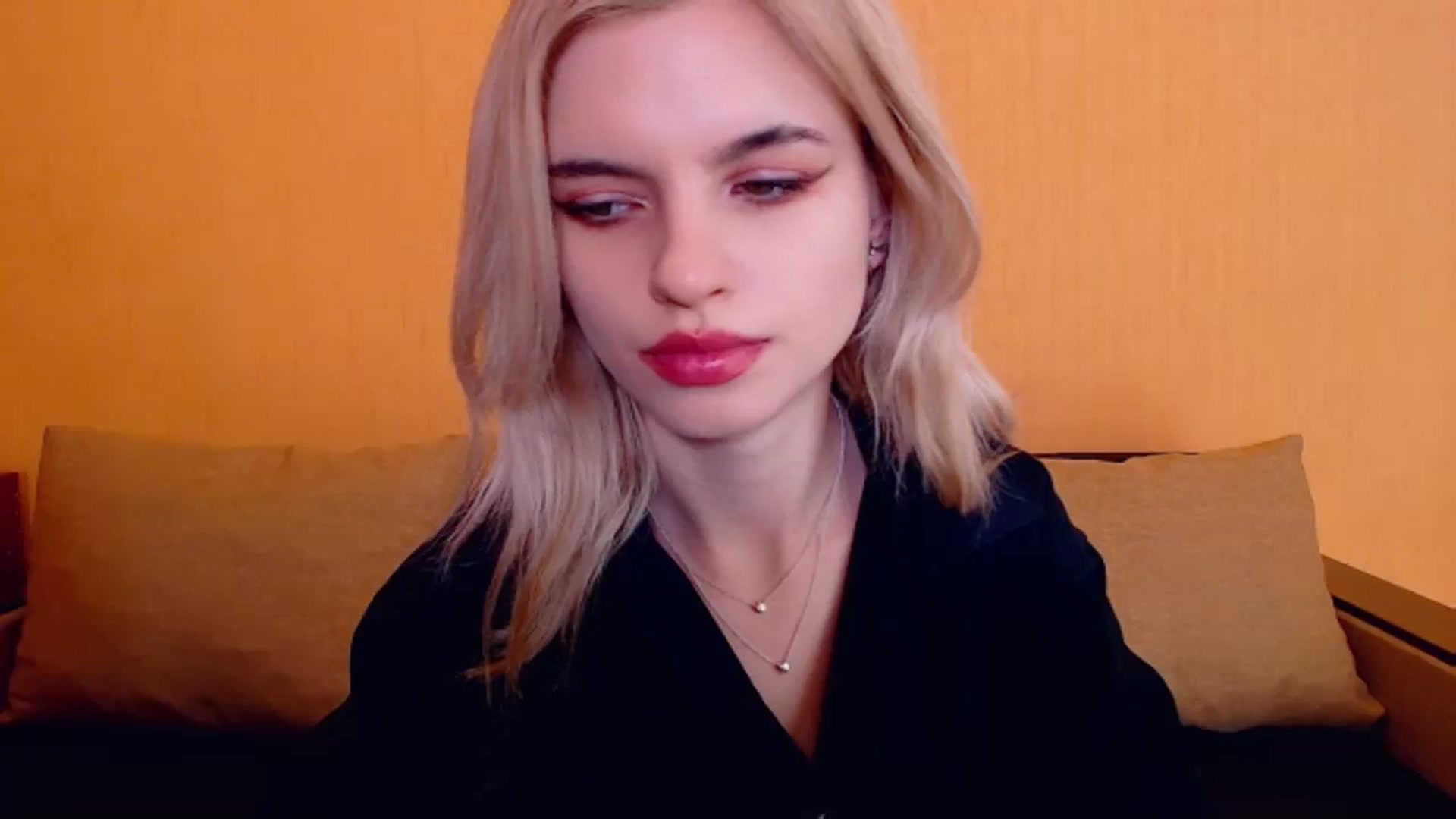 Gallery image thumbnail from Erineys's myfreecams stream on, 12/16/2023, 16:54 image 10 of 20