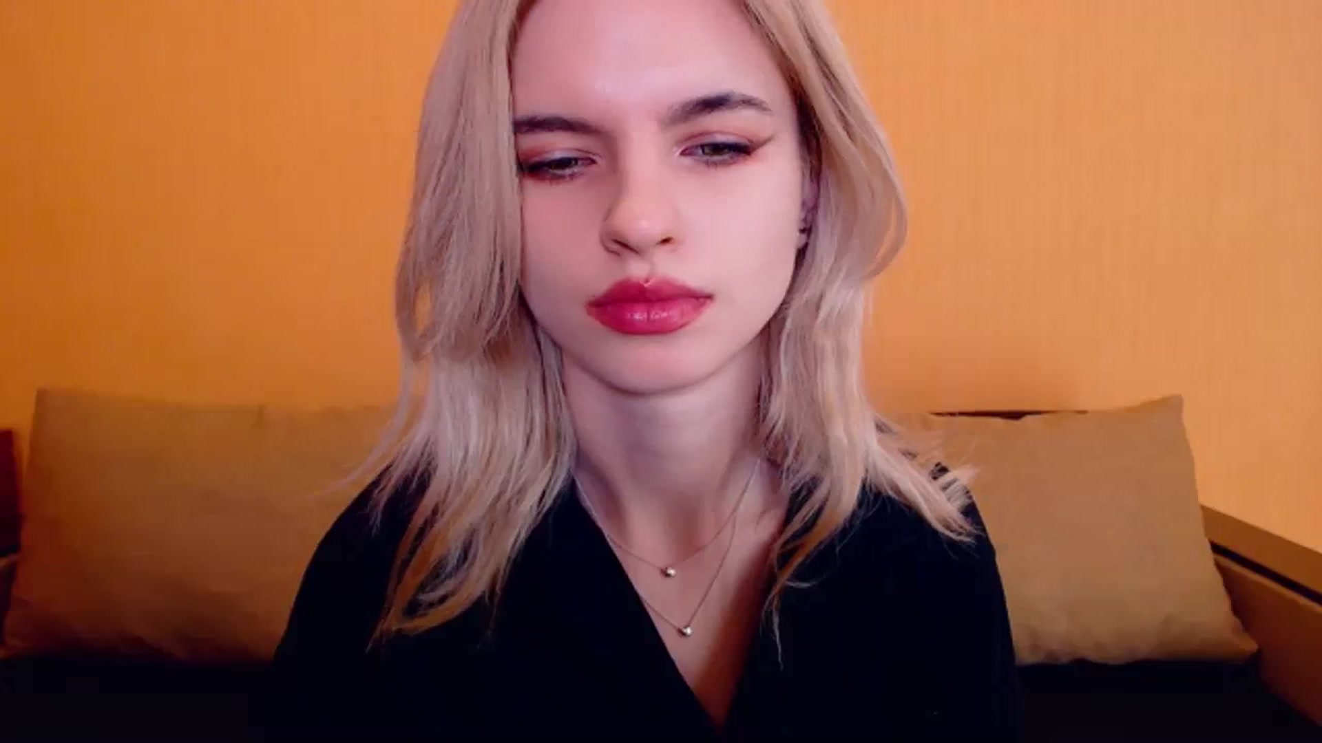 Gallery image thumbnail from Erineys's myfreecams stream on, 12/16/2023, 16:54 image 12 of 20