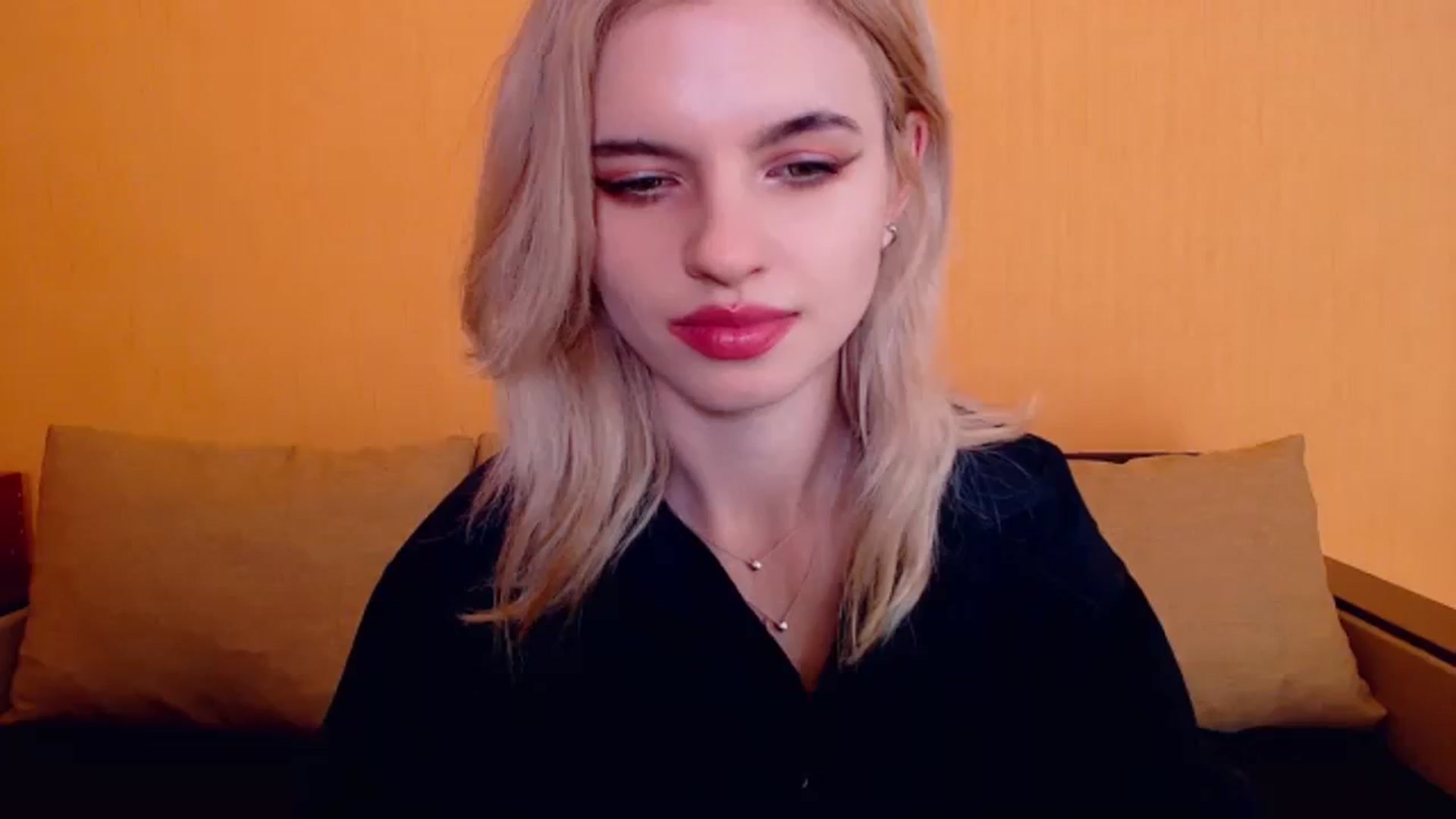 Gallery image thumbnail from Erineys's myfreecams stream on, 12/16/2023, 17:23 image 14 of 20