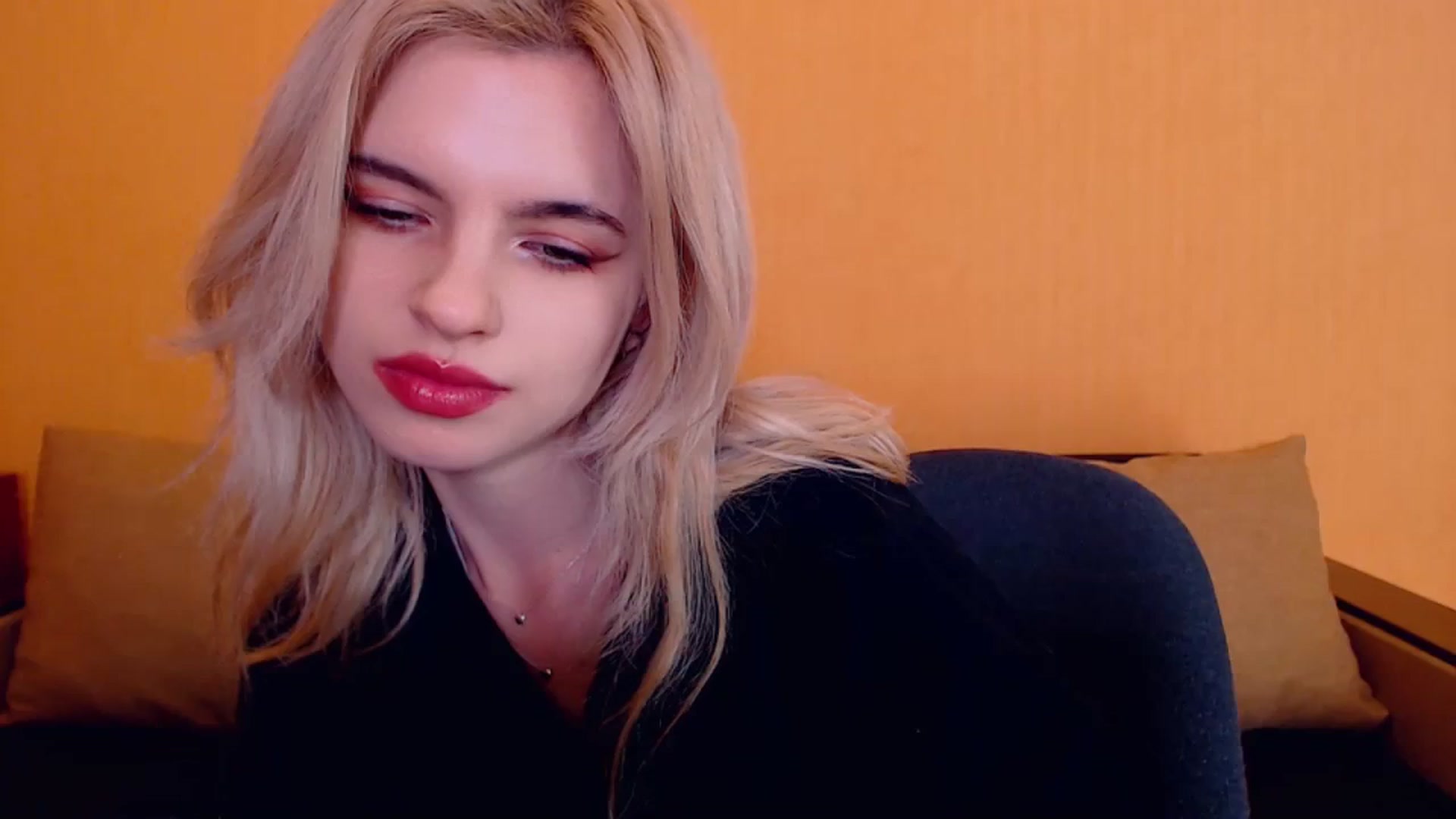 Gallery image thumbnail from Erineys's myfreecams stream on, 12/16/2023, 17:23 image 1 of 20