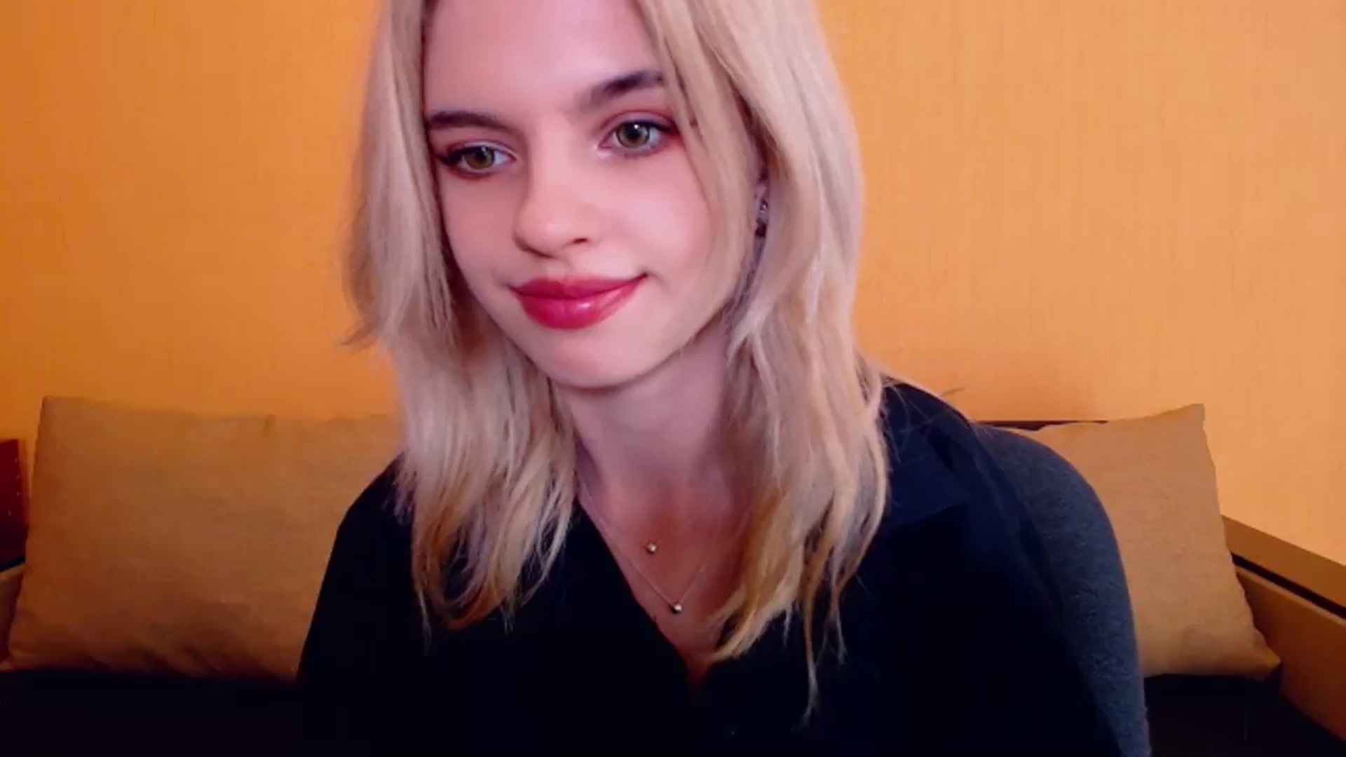 Gallery image thumbnail from Erineys's myfreecams stream on, 12/16/2023, 17:23 image 3 of 20