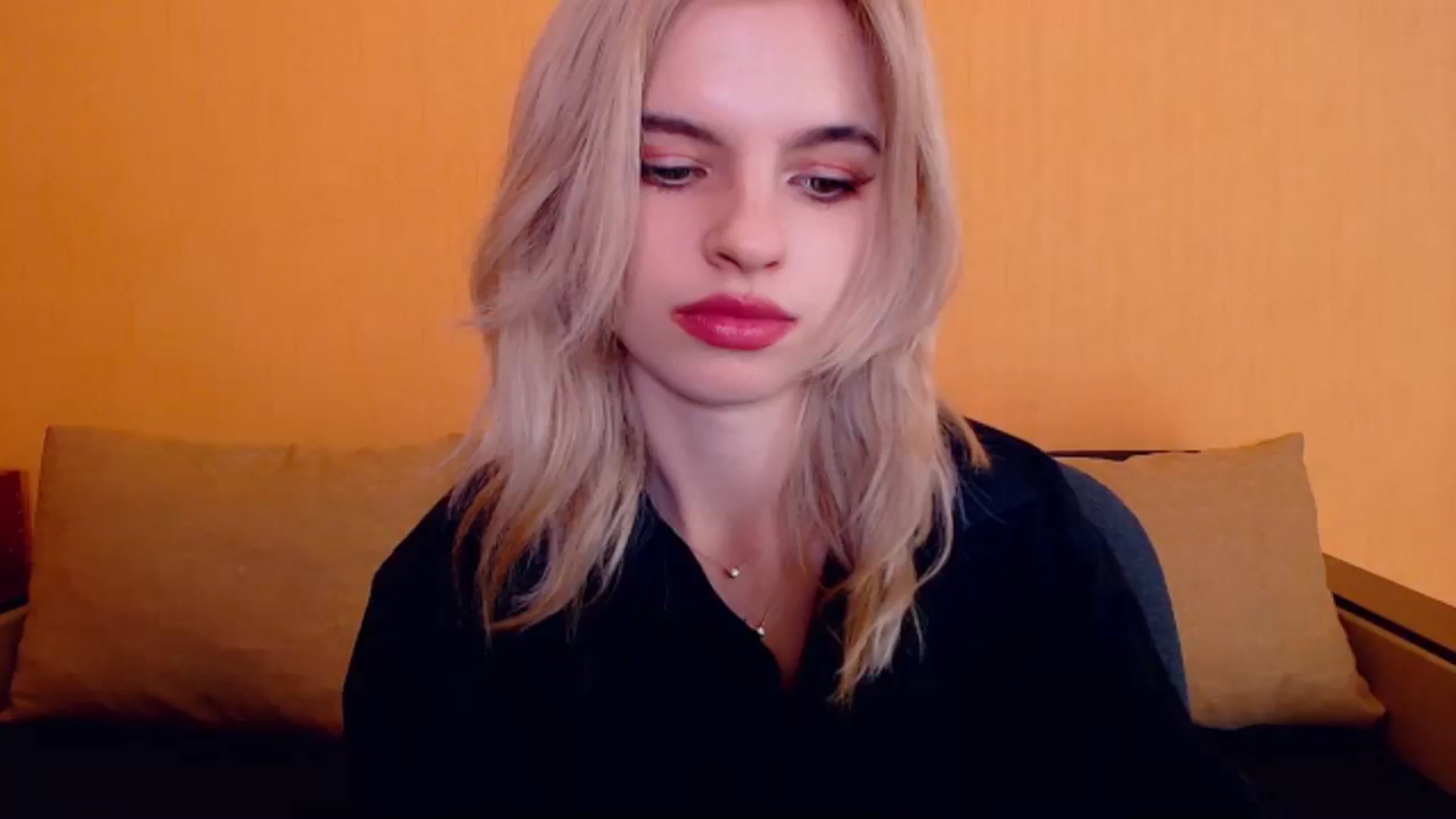 Gallery image thumbnail from Erineys's myfreecams stream on, 12/16/2023, 17:23 image 5 of 20