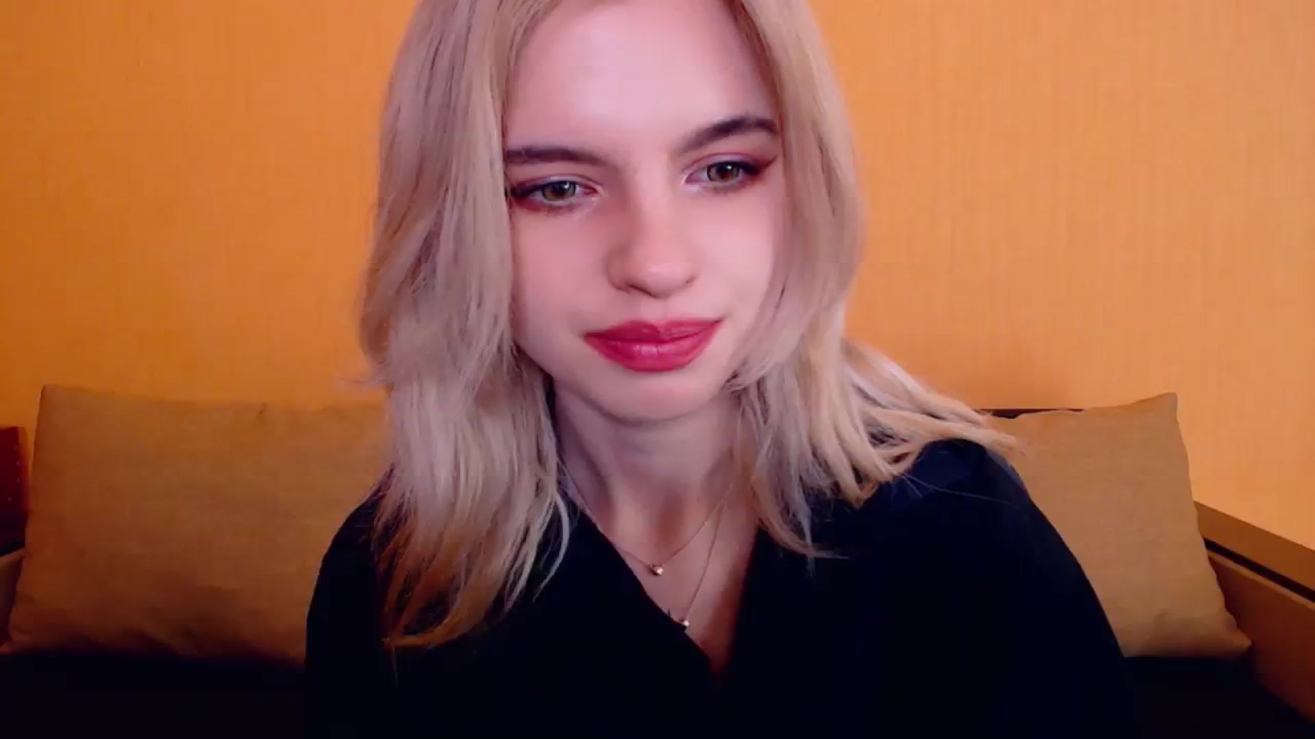 Gallery image thumbnail from Erineys's myfreecams stream on, 12/16/2023, 17:23 image 7 of 20