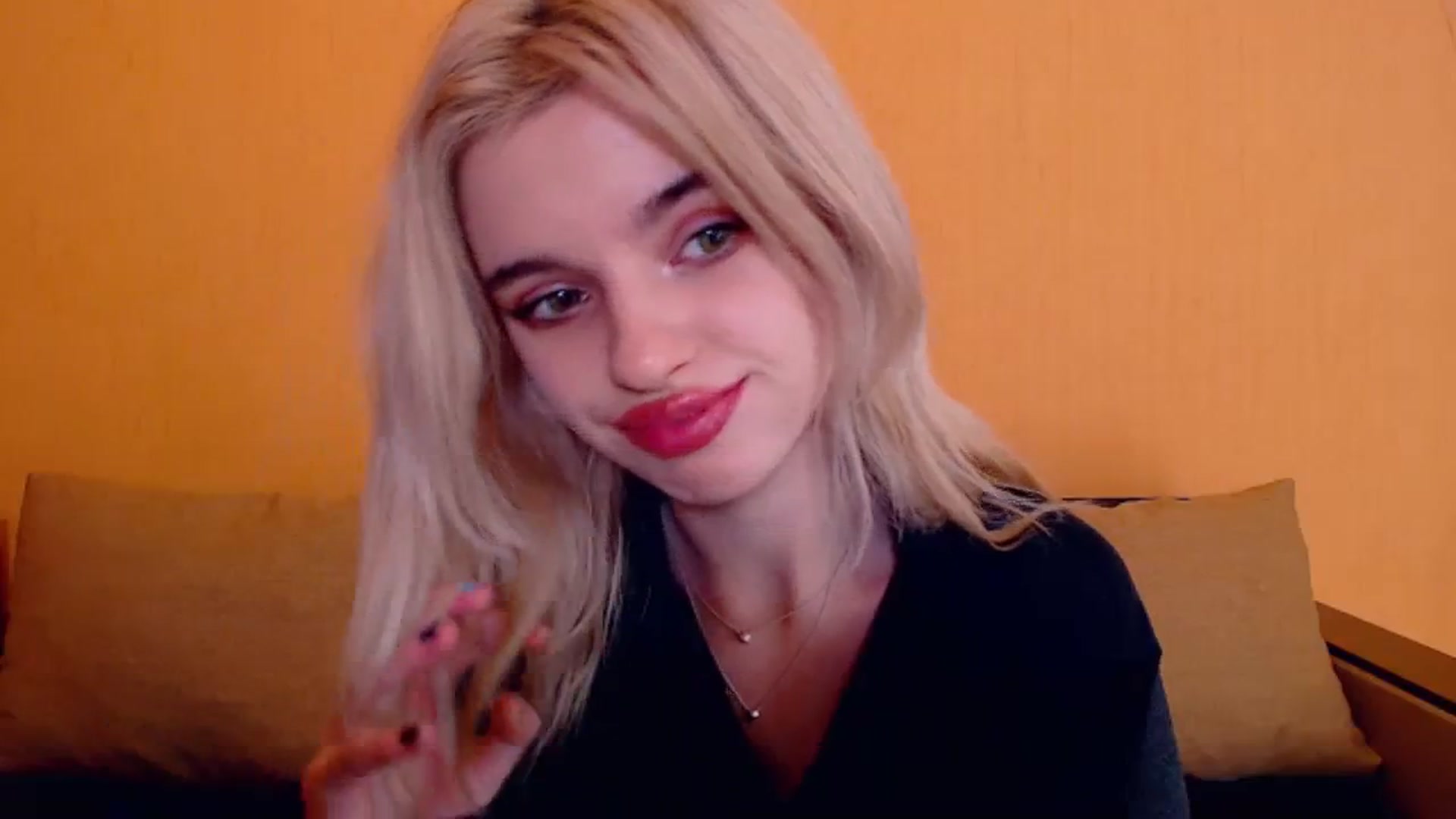 Gallery image thumbnail from Erineys's myfreecams stream on, 12/16/2023, 19:55 image 2 of 20