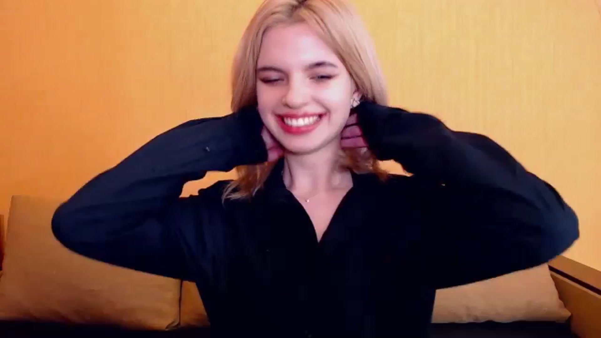 Gallery image thumbnail from Erineys's myfreecams stream on, 12/16/2023, 19:55 image 18 of 20