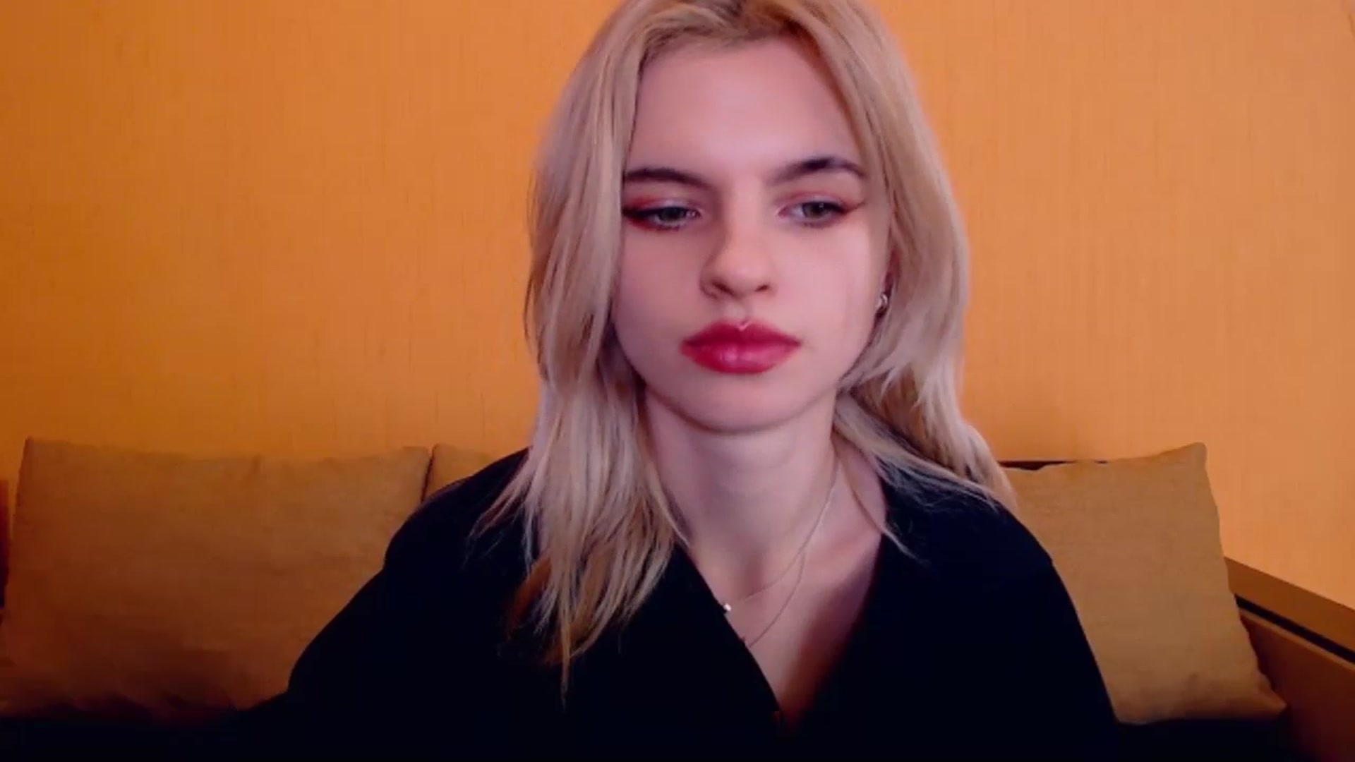 Gallery image thumbnail from Erineys's myfreecams stream on, 12/16/2023, 19:55 image 17 of 20
