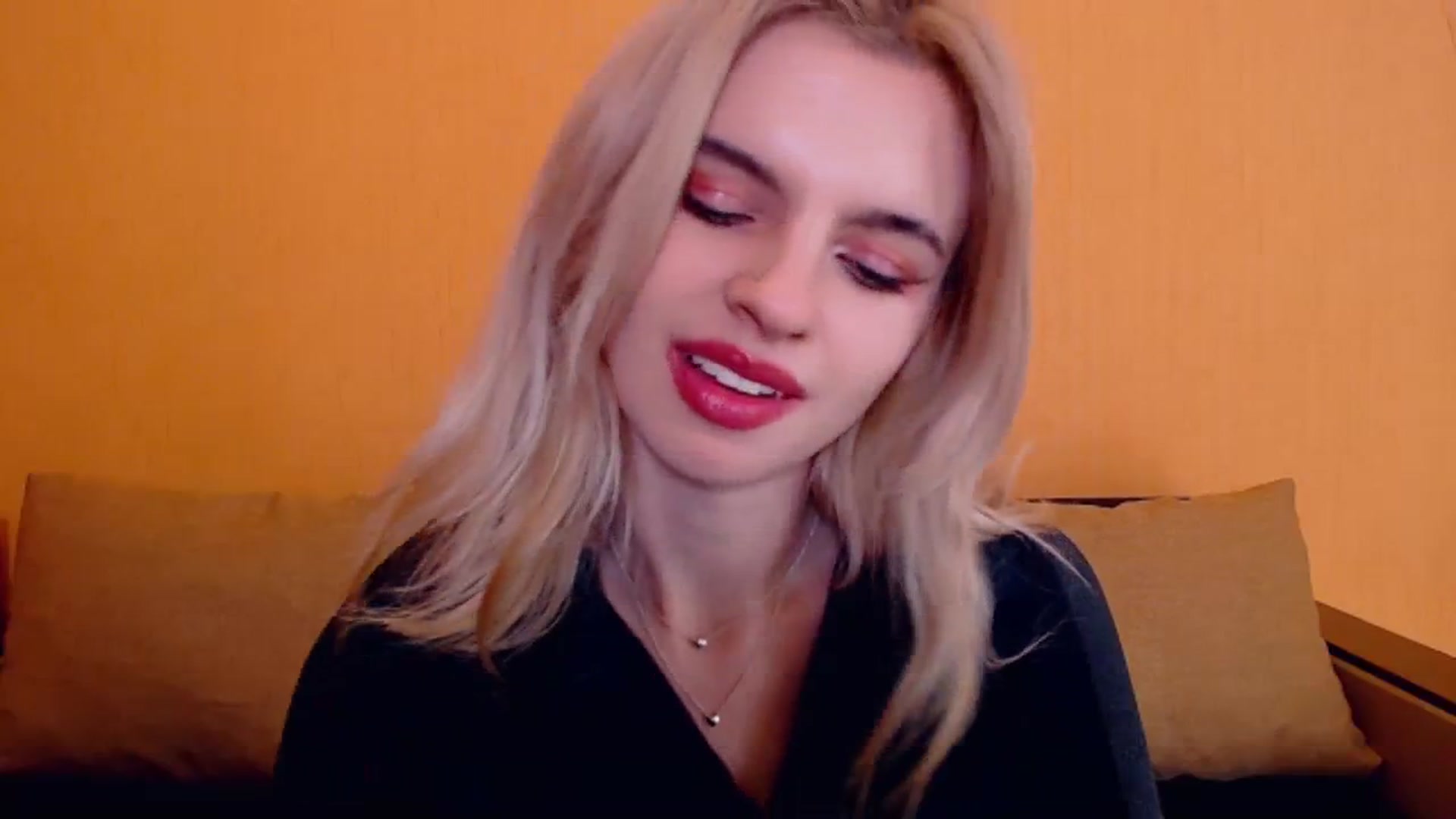 Gallery image thumbnail from Erineys's myfreecams stream on, 12/16/2023, 19:55 image 4 of 20