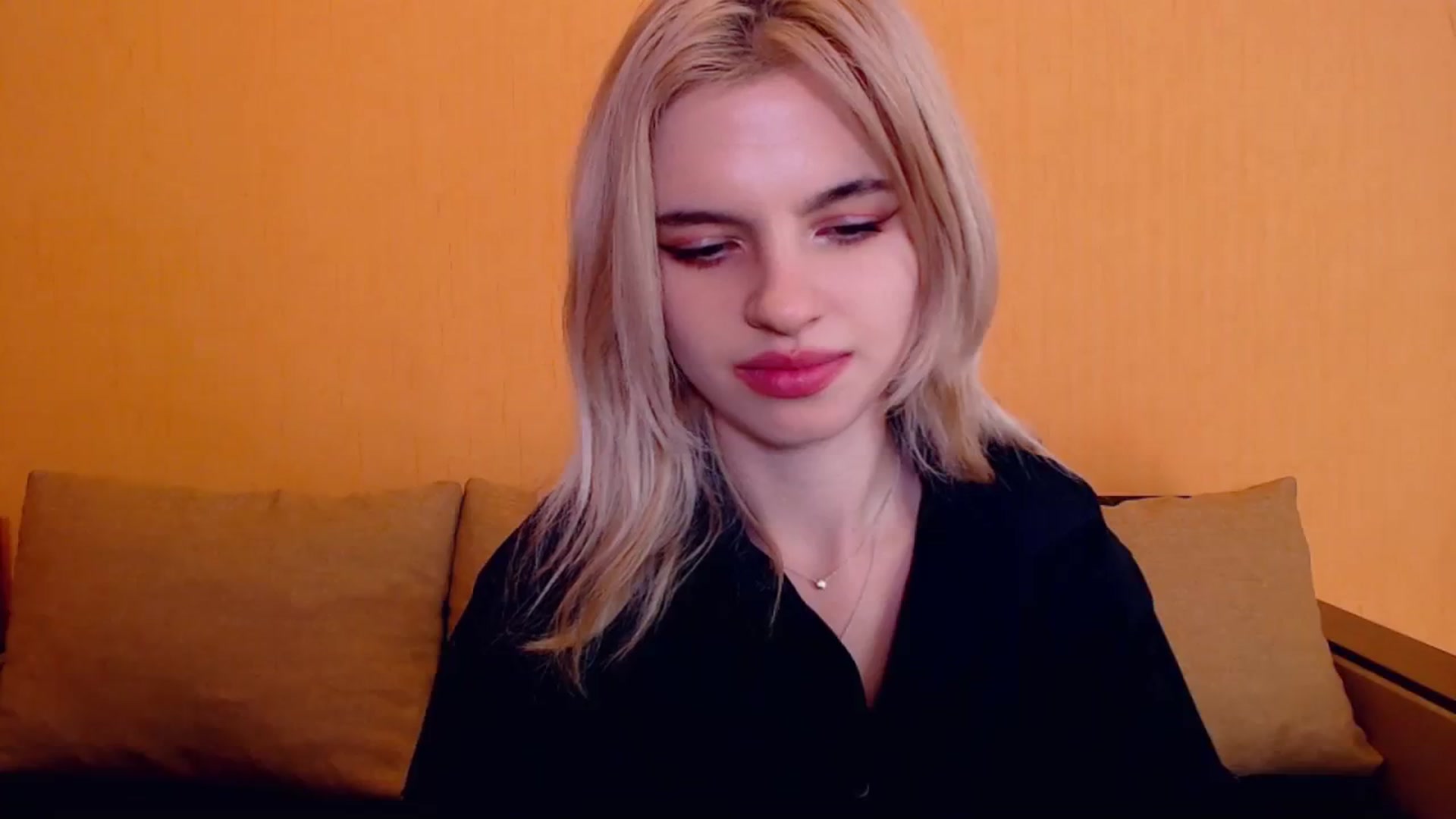 Gallery image thumbnail from Erineys's myfreecams stream on, 12/16/2023, 19:55 image 14 of 20