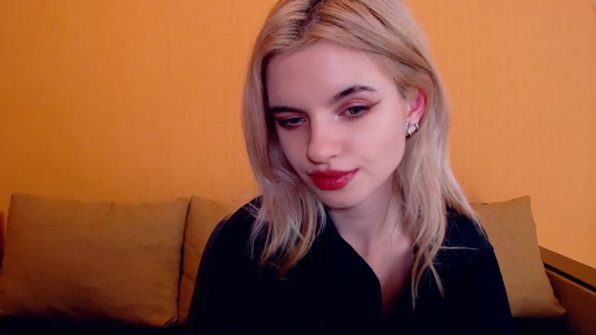 Gallery image thumbnail from Erineys's myfreecams stream on, 12/16/2023, 19:55 image 15 of 20