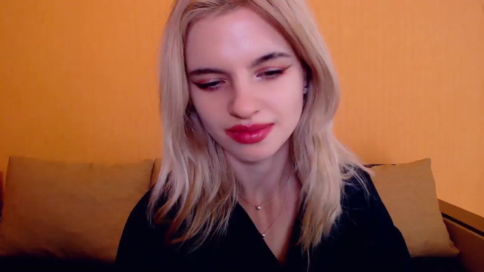 Gallery image thumbnail from Erineys's myfreecams stream on, 12/16/2023, 19:55 image 1 of 20