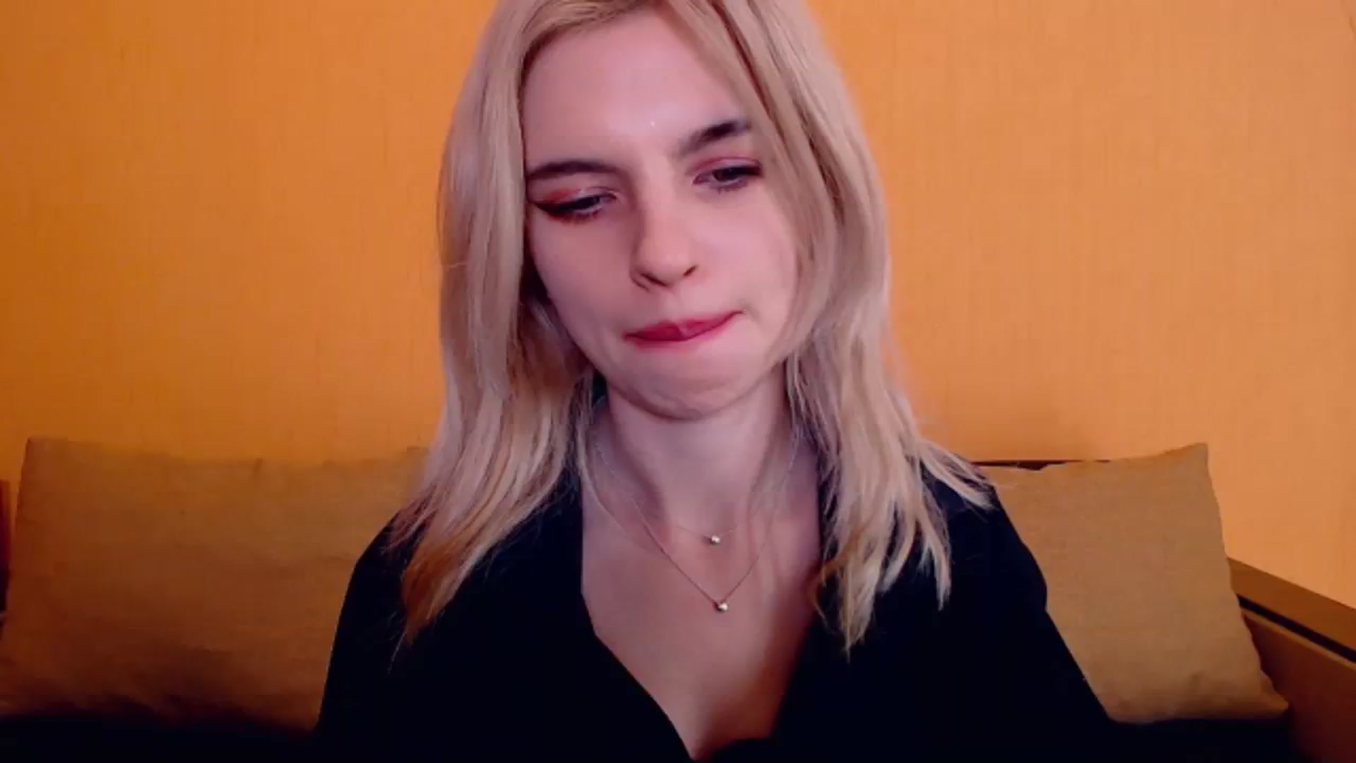 Gallery image thumbnail from Erineys's myfreecams stream on, 12/16/2023, 19:55 image 19 of 20