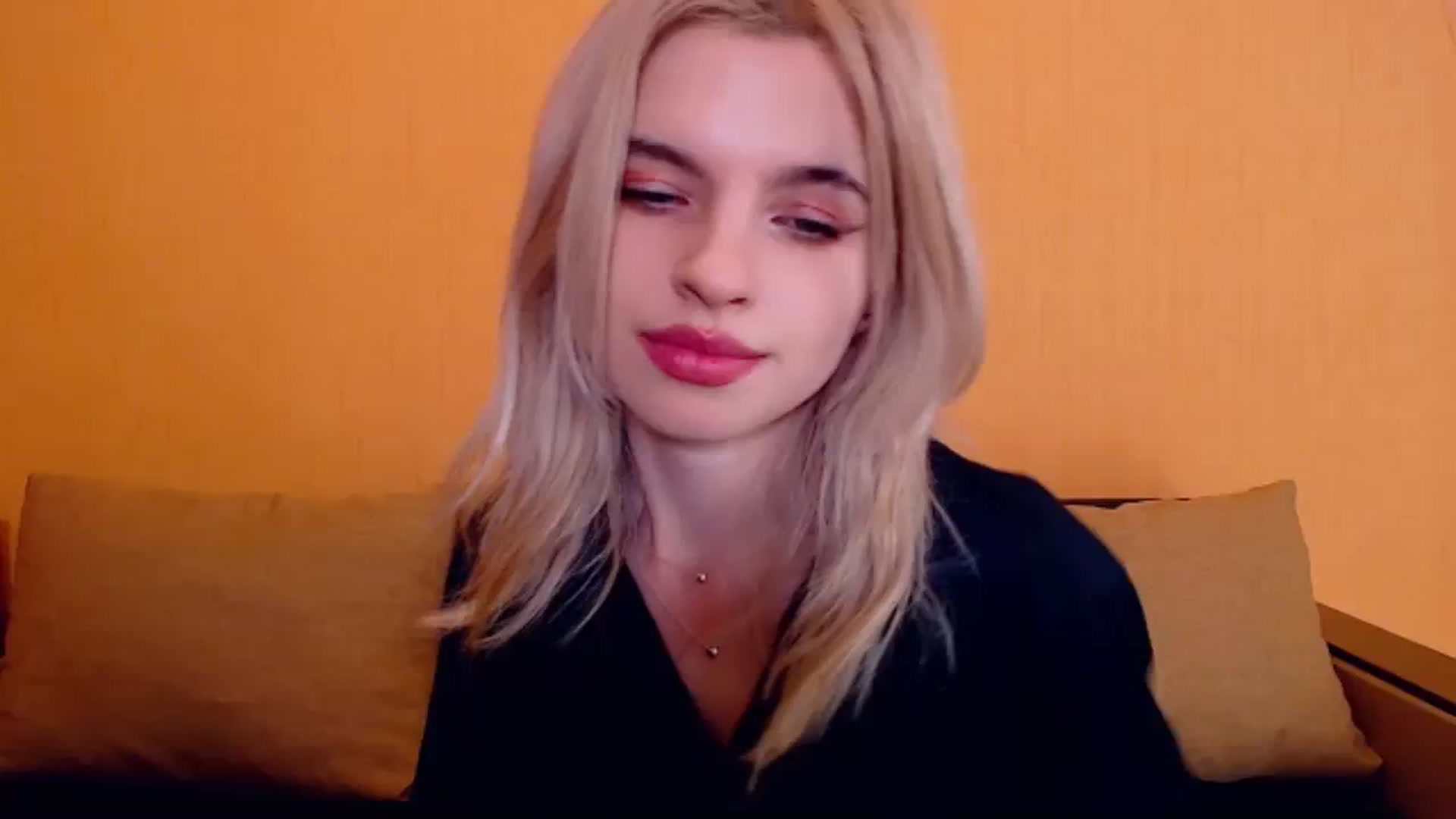 Gallery image thumbnail from Erineys's myfreecams stream on, 12/16/2023, 19:55 image 13 of 20