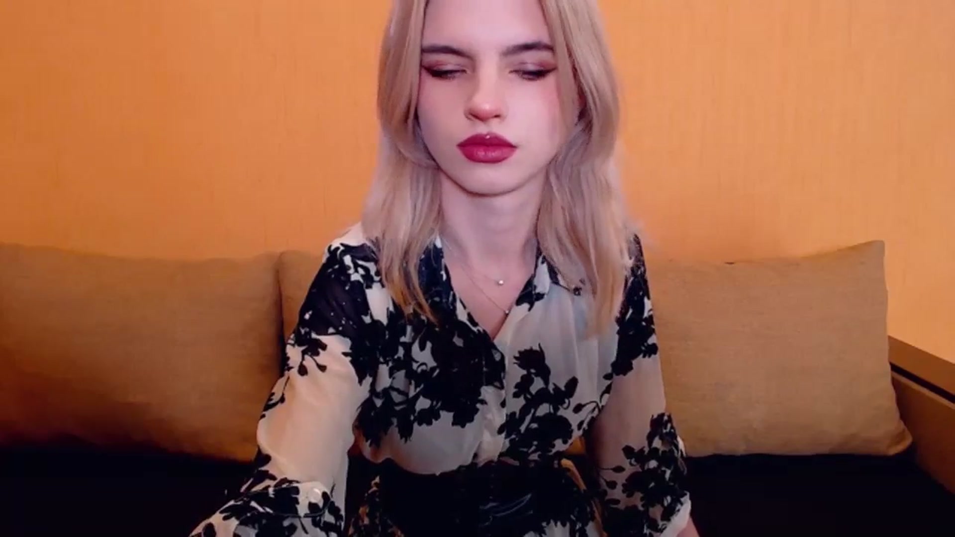 Gallery image thumbnail from Erineys's myfreecams stream on, 12/17/2023, 14:42 image 18 of 20