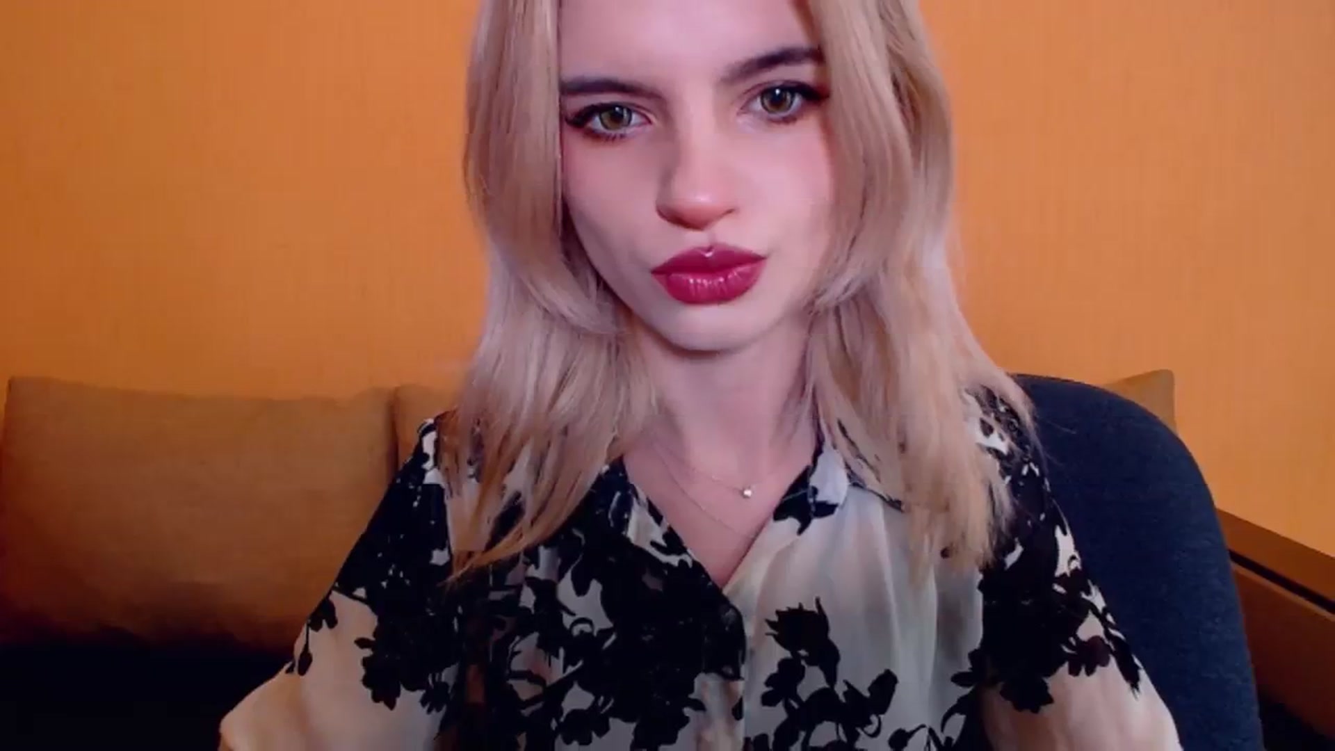 Gallery image thumbnail from Erineys's myfreecams stream on, 12/17/2023, 14:42 image 14 of 20