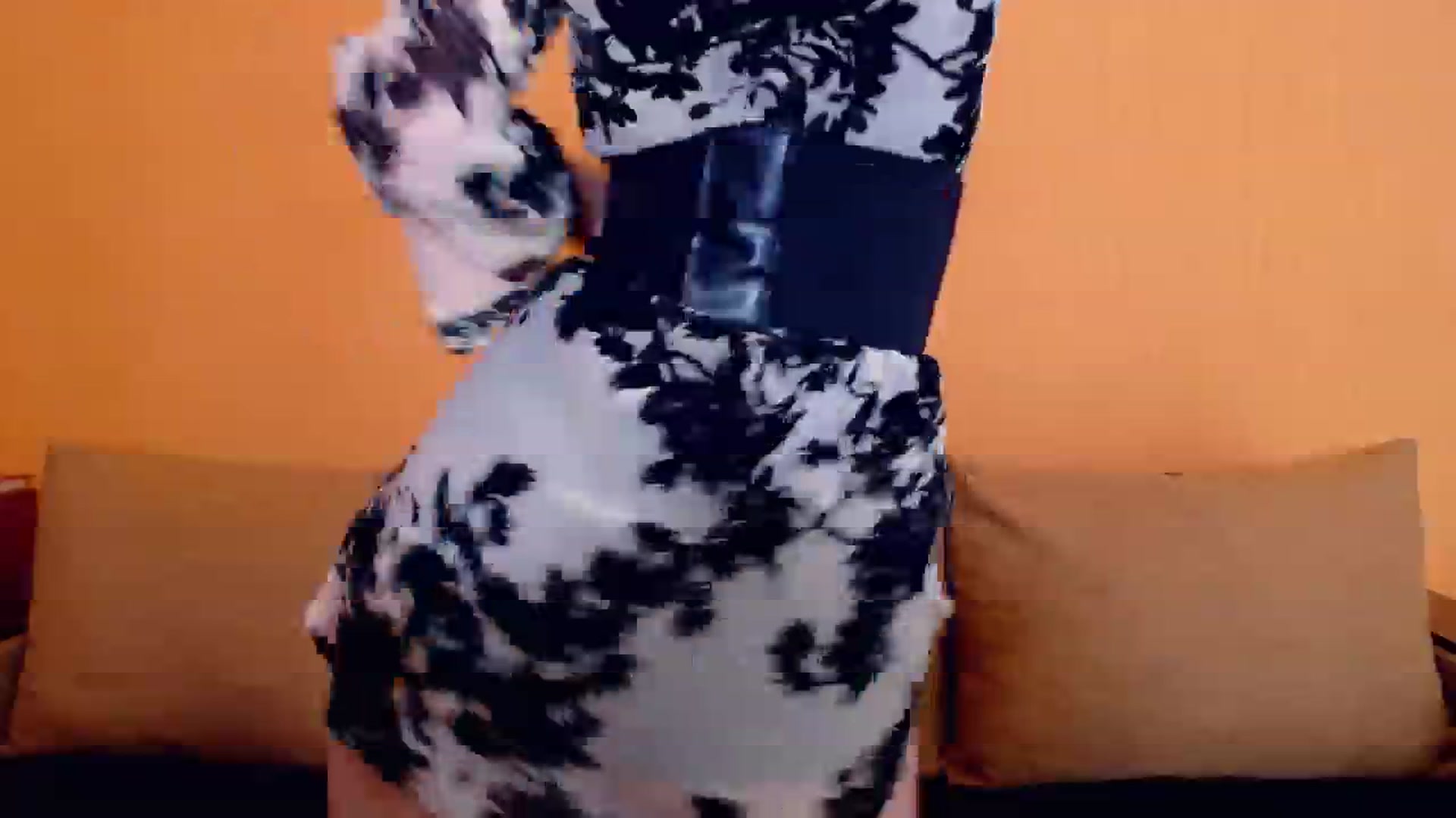 Gallery image thumbnail from Erineys's myfreecams stream on, 12/17/2023, 16:35 image 5 of 20