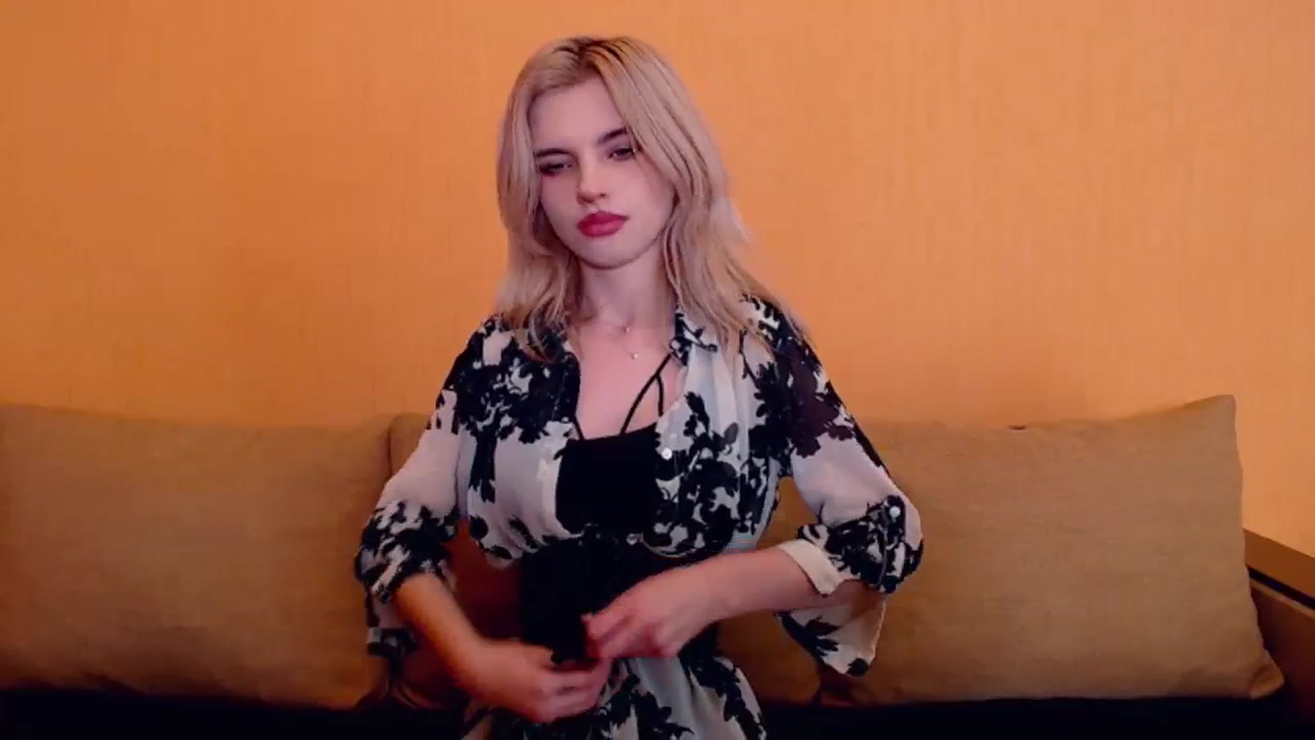 Gallery image thumbnail from Erineys's myfreecams stream on, 12/17/2023, 16:35 image 15 of 20