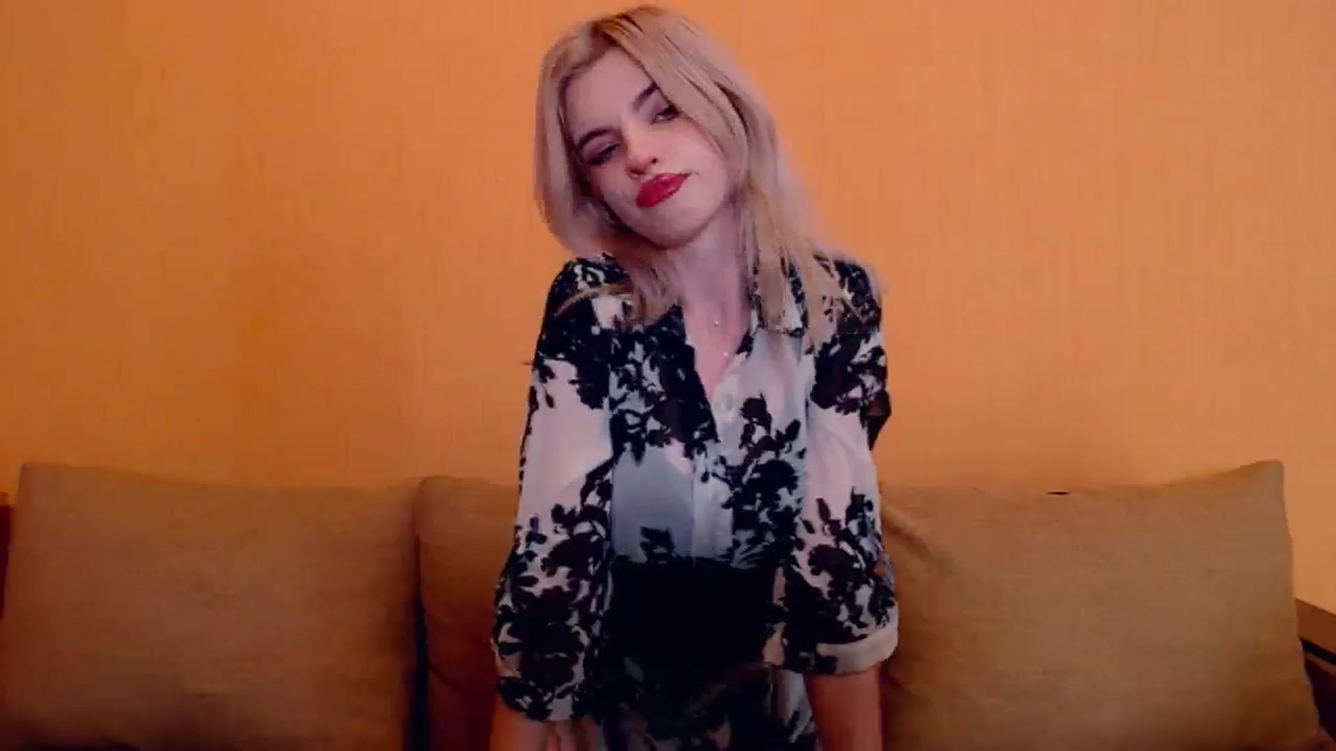 Gallery image thumbnail from Erineys's myfreecams stream on, 12/17/2023, 16:35 image 2 of 20