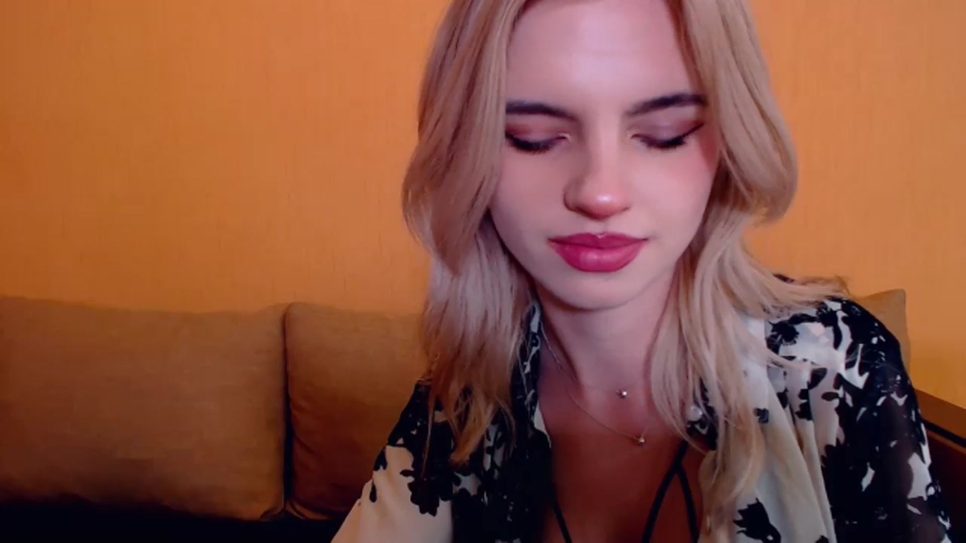 Gallery image thumbnail from Erineys's myfreecams stream on, 12/17/2023, 16:35 image 20 of 20