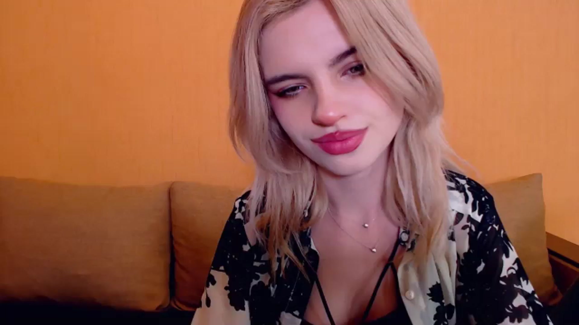 Gallery image thumbnail from Erineys's myfreecams stream on, 12/17/2023, 16:35 image 18 of 20