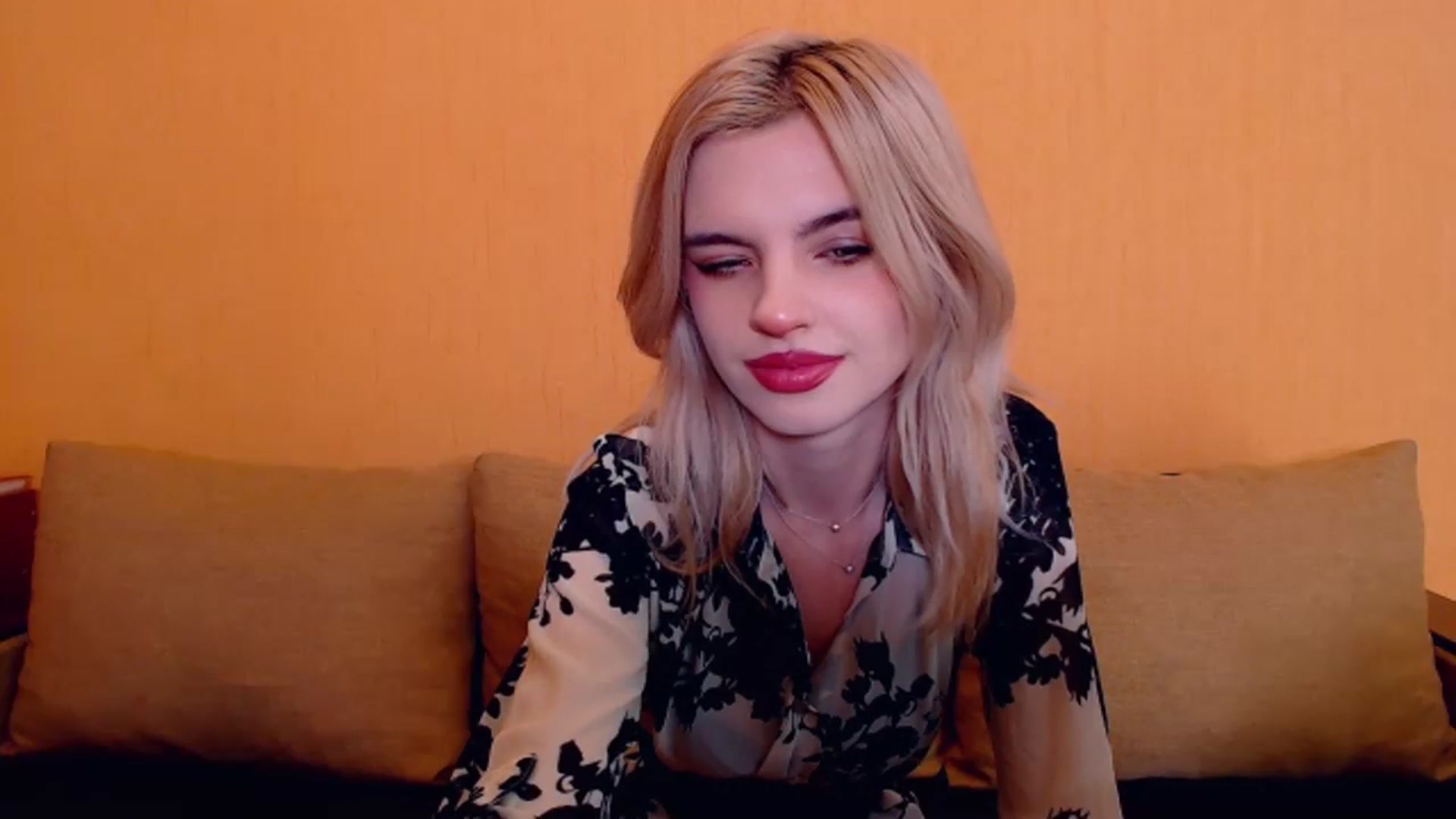 Gallery image thumbnail from Erineys's myfreecams stream on, 12/17/2023, 16:35 image 4 of 20