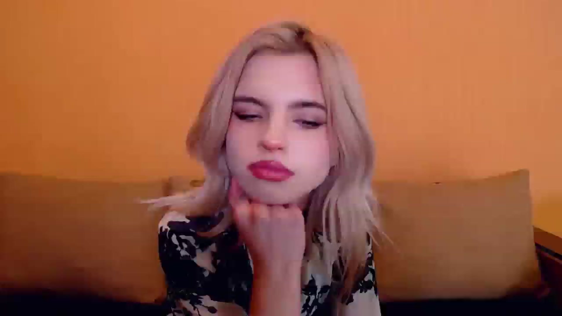 Gallery image thumbnail from Erineys's myfreecams stream on, 12/17/2023, 16:35 image 12 of 20