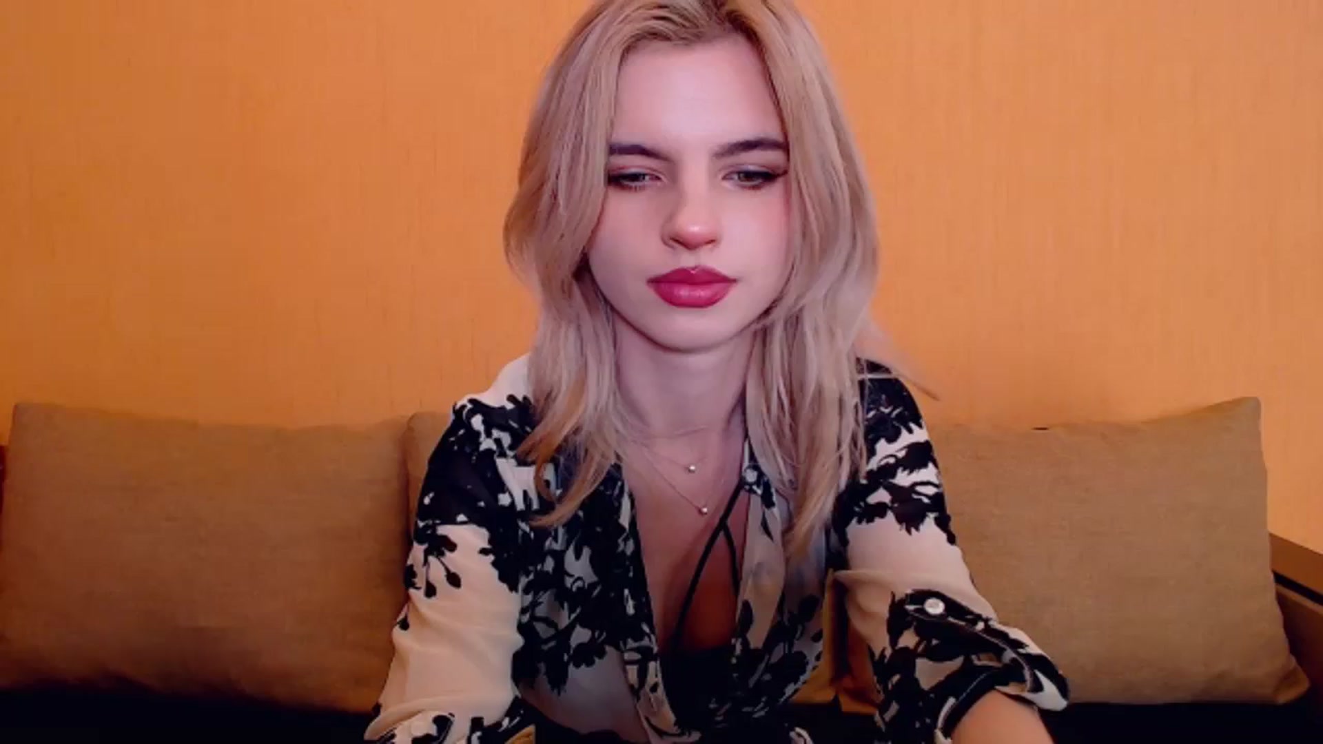 Gallery image thumbnail from Erineys's myfreecams stream on, 12/17/2023, 16:35 image 10 of 20