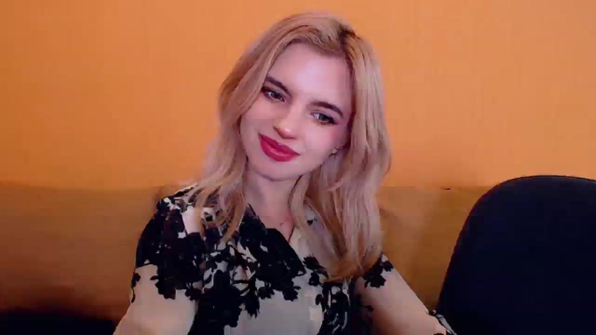 Gallery image thumbnail from Erineys's myfreecams stream on, 12/17/2023, 18:29 image 13 of 20