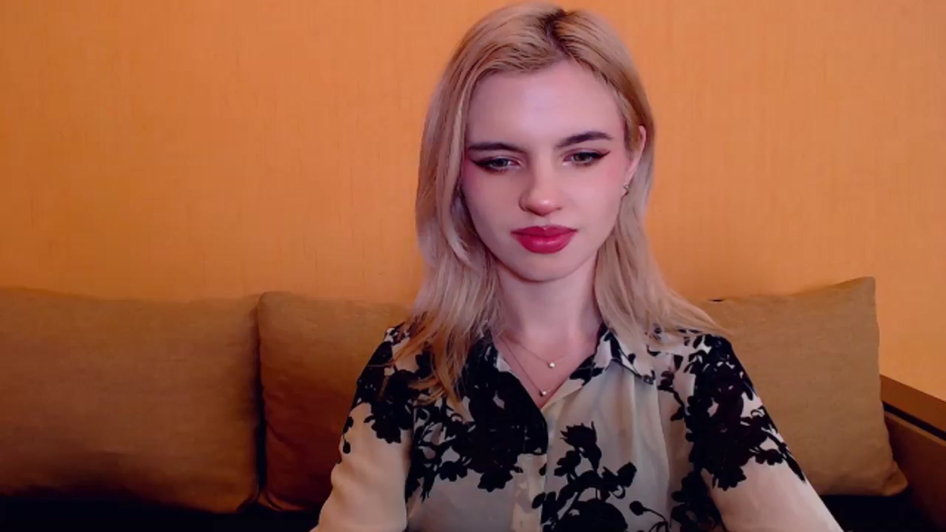 Gallery image thumbnail from Erineys's myfreecams stream on, 12/17/2023, 18:29 image 20 of 20