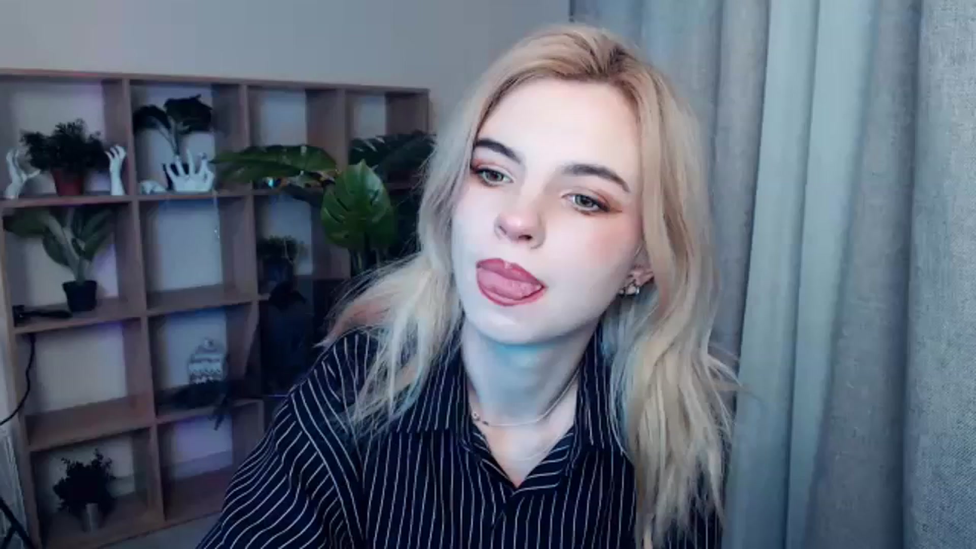 Gallery image thumbnail from Erineys's myfreecams stream on, 12/18/2023, 15:05 image 5 of 20
