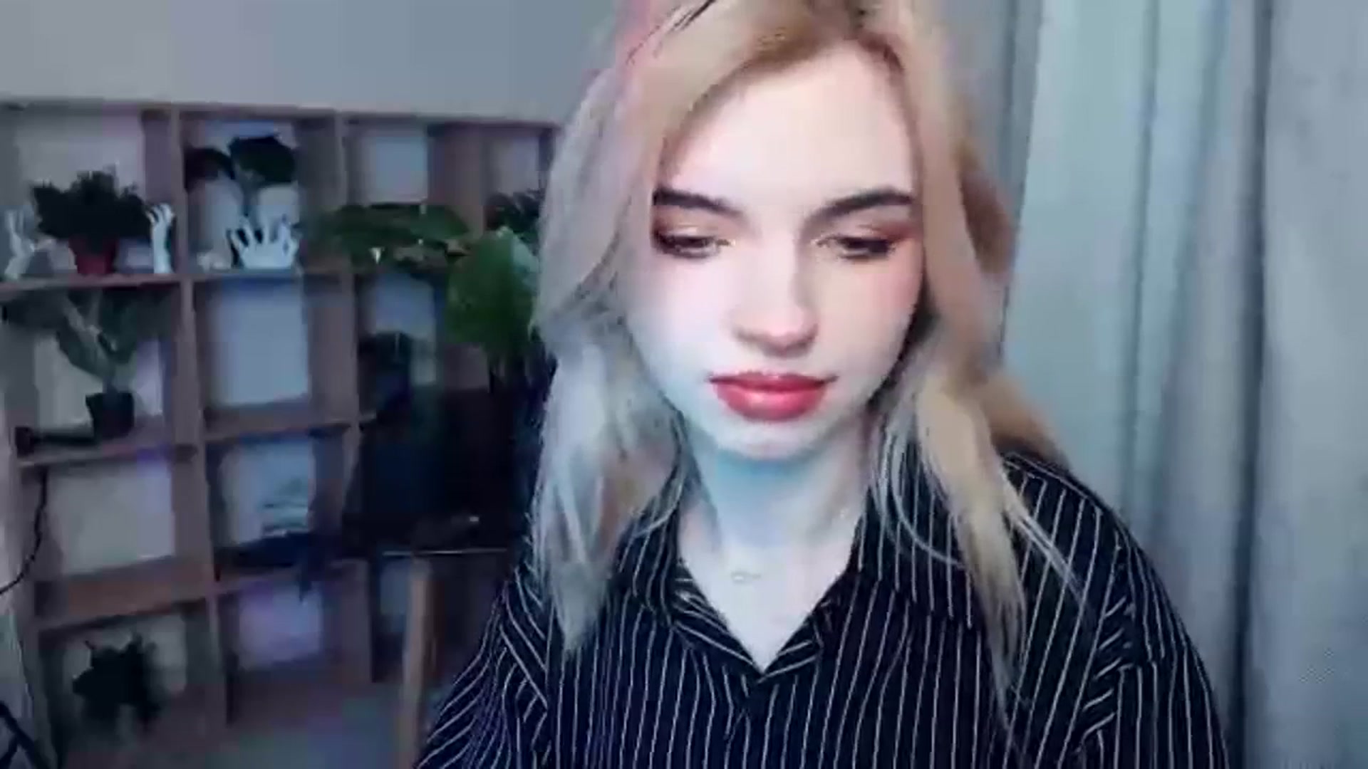 Gallery image thumbnail from Erineys's myfreecams stream on, 12/18/2023, 15:05 image 12 of 20