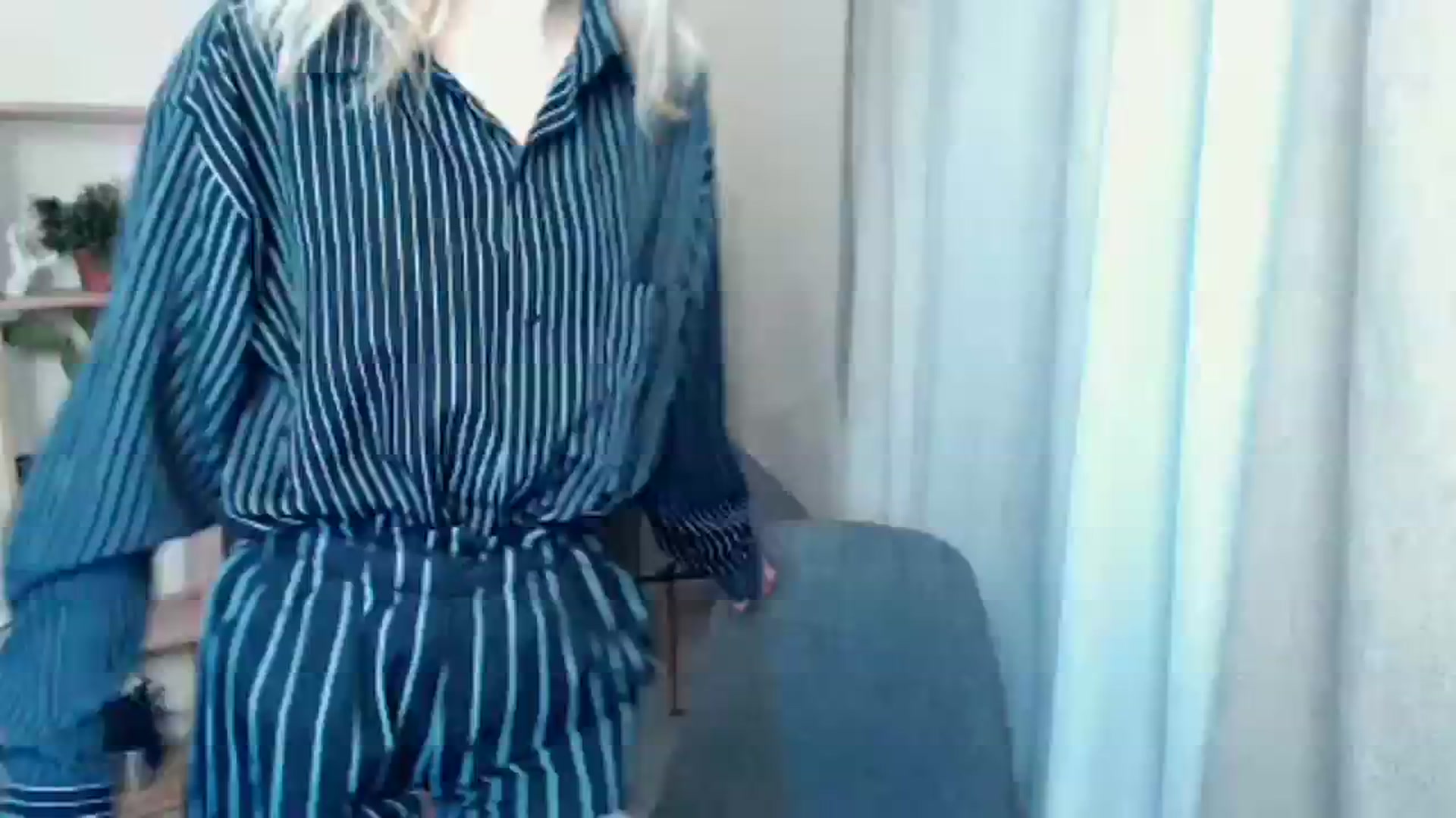 Gallery image thumbnail from Erineys's myfreecams stream on, 12/18/2023, 15:05 image 11 of 20