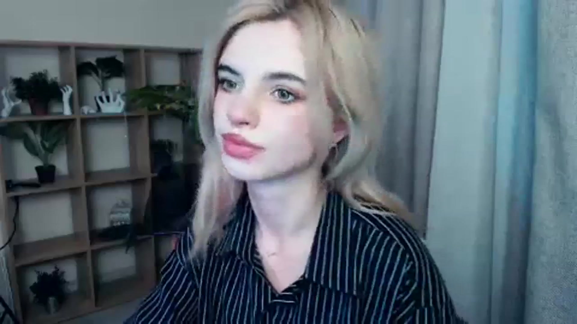 Gallery image thumbnail from Erineys's myfreecams stream on, 12/18/2023, 16:11 image 5 of 20