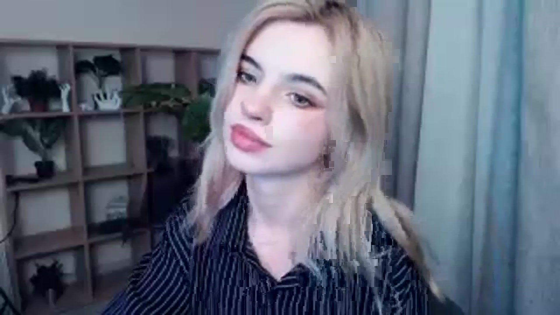 Gallery image thumbnail from Erineys's myfreecams stream on, 12/18/2023, 16:11 image 15 of 20