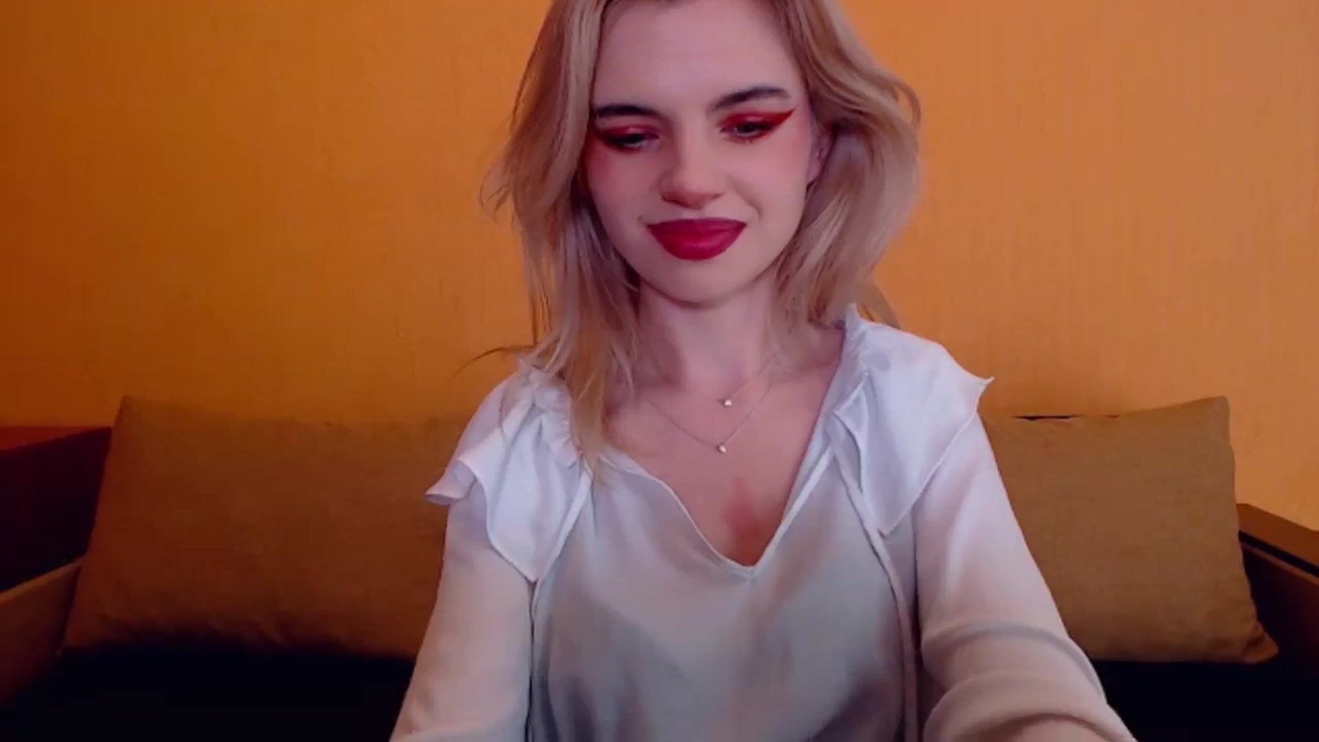 Gallery image thumbnail from Erineys's myfreecams stream on, 12/21/2023, 15:58 image 2 of 20